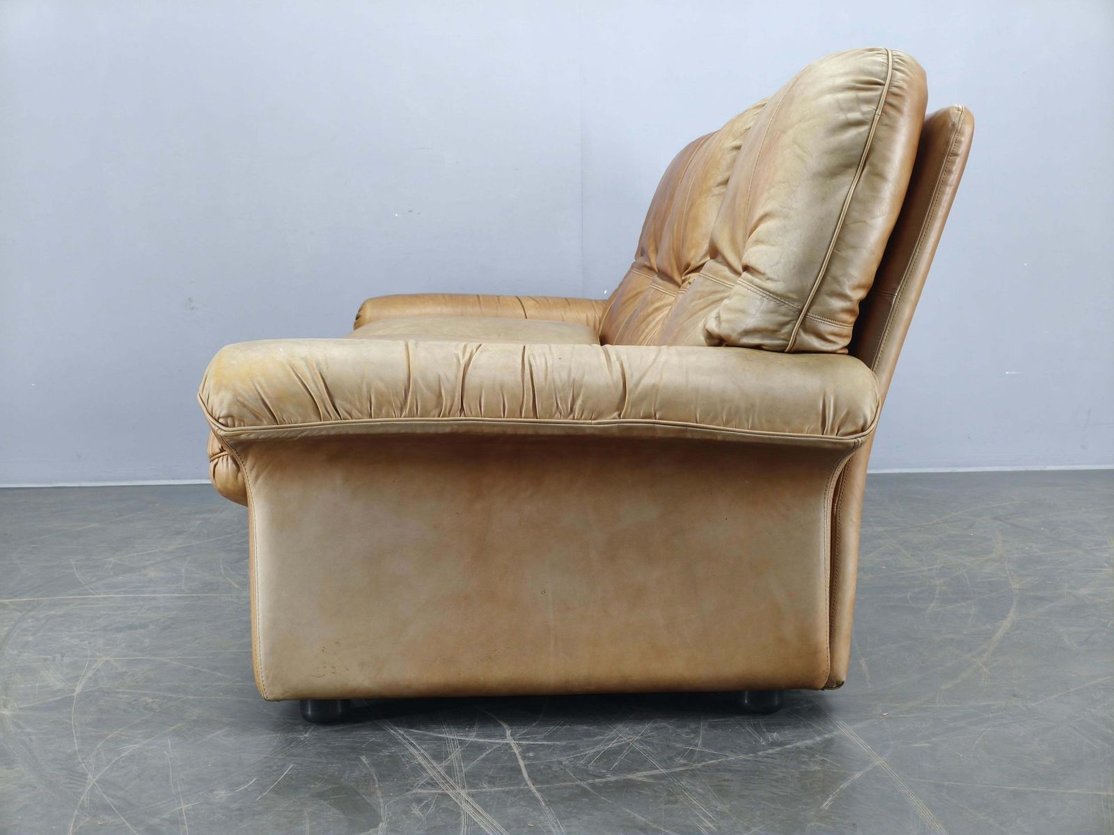photo furniture Jaren 1970 Arcon Italia Cognac Buffalo Leren Driezitsbank