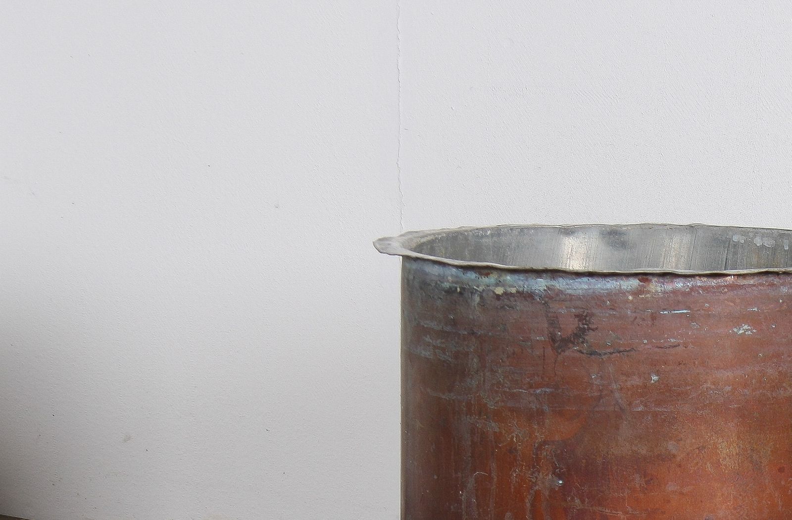 photo furniture Large Reclaimed Antique Copper Planter With Natural Patina