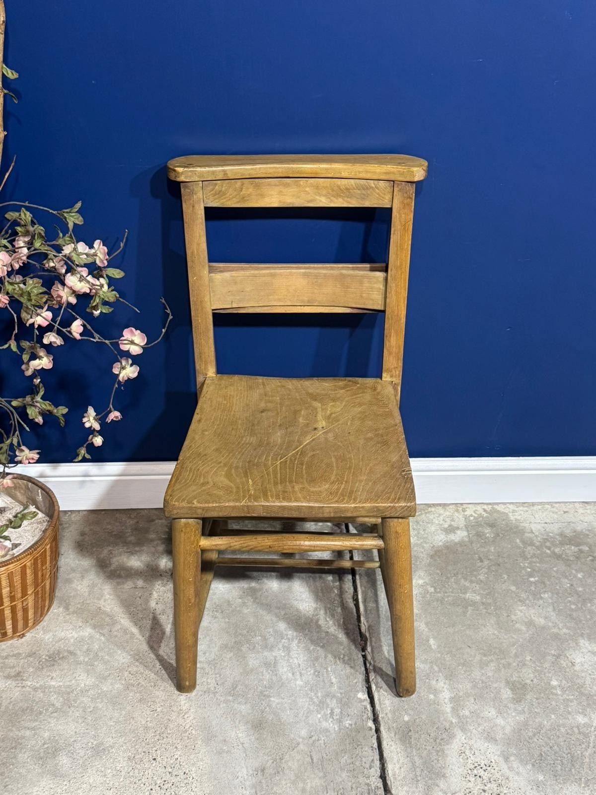 photo vinterior Victorian Chair Elm And Beech Church Chapel Chair Farmhouse