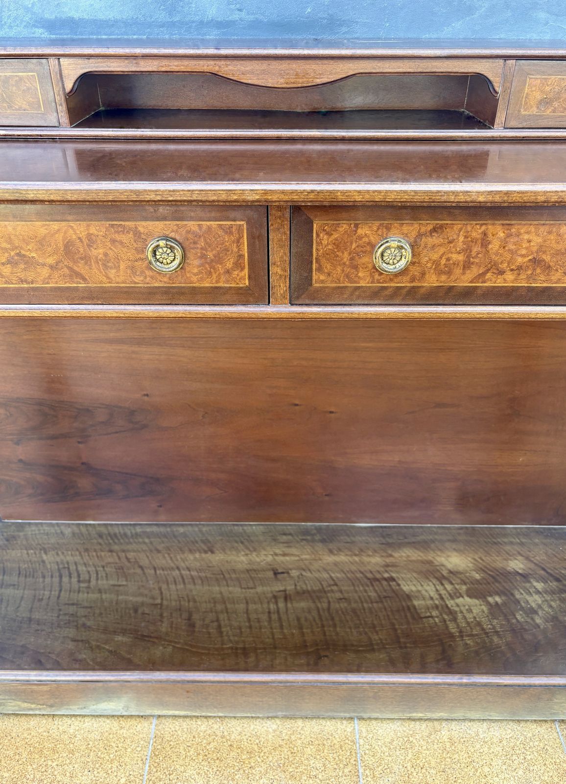photo vinterior Elegant Empire Style Console With Burlwood Veneer And Bronze Details