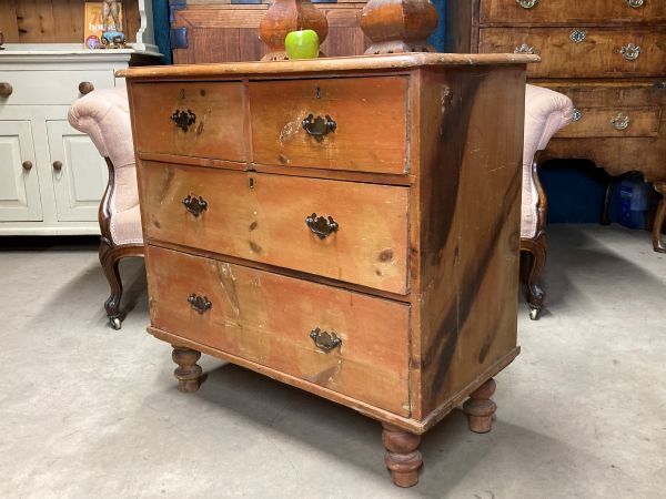 A Charming Antique Pine Chest Of Drawers photo 275.0