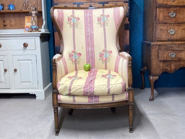 A Fine Arts And Crafts Styled Porters Armchair photo vinterior