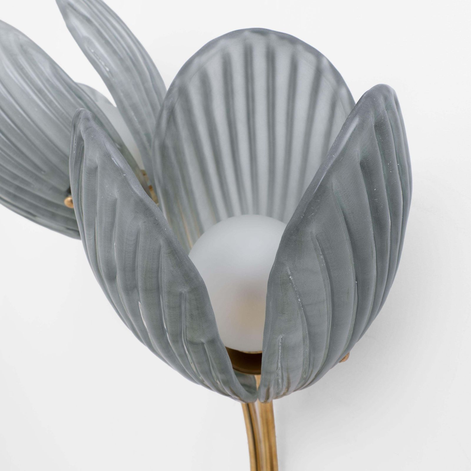 Paar Murano-glas en messing wandlampen met tulpenmotief photo vintage