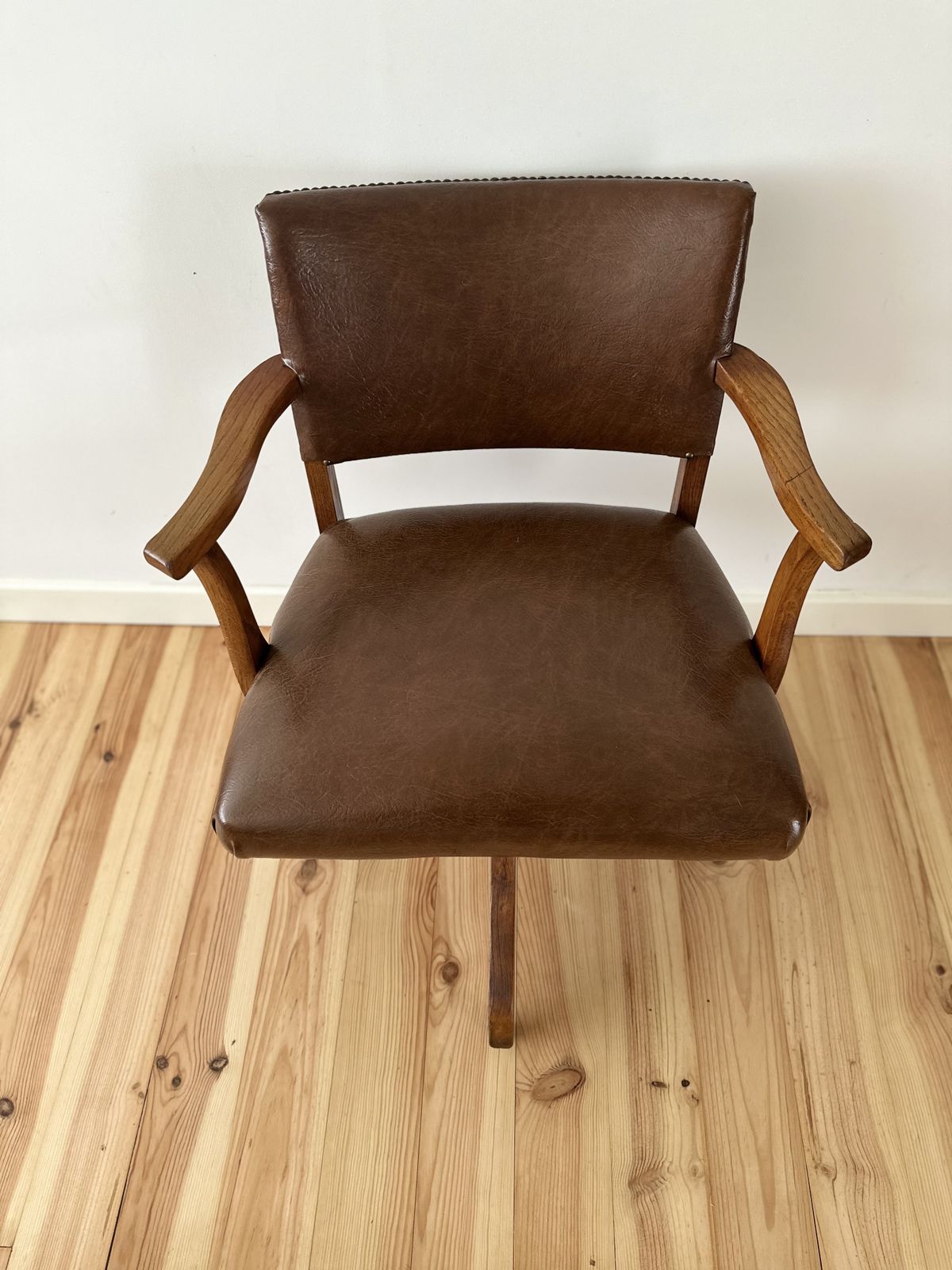 Antique Oak Captain's Swivel Chair photo vintage