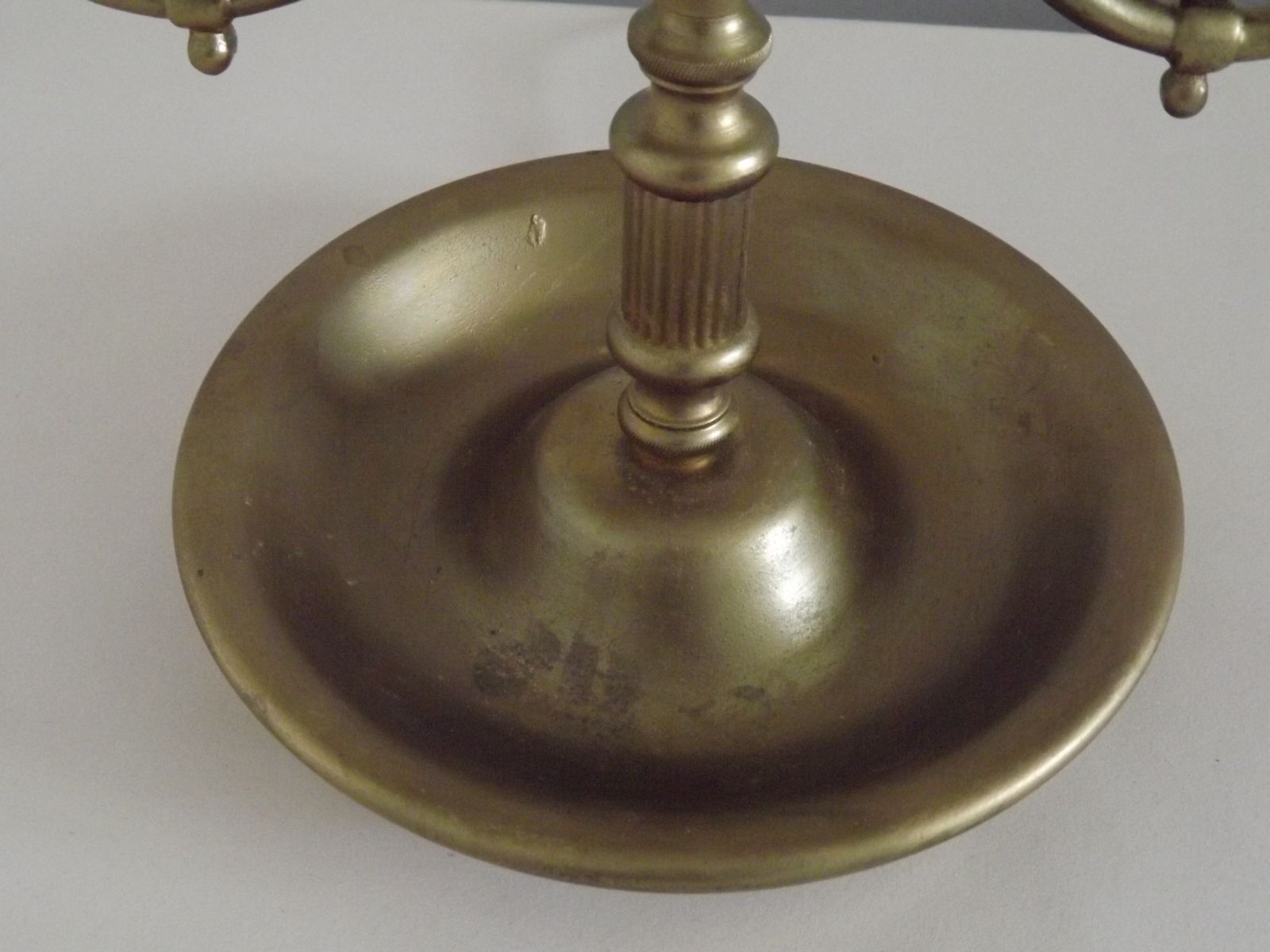 photo for sale Franse Empire Messing Boulotte Tafellamp met 2 Lichtpunten en Handgeschilderd Bloemendecor