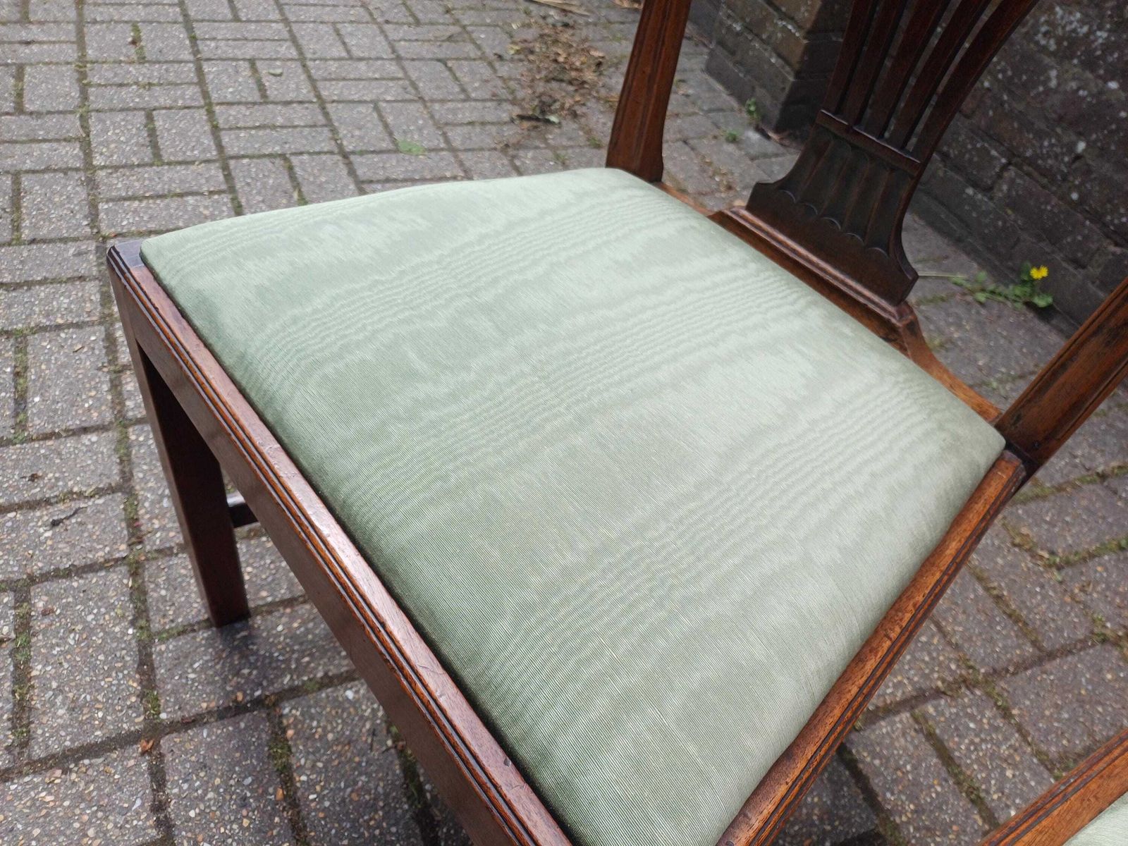 photo furniture Set Of 6 Vintage Repro Mahogany Dining Chairs Carver Chair Chippendale Style Chairs Green Upholstery Vintage Dining Set