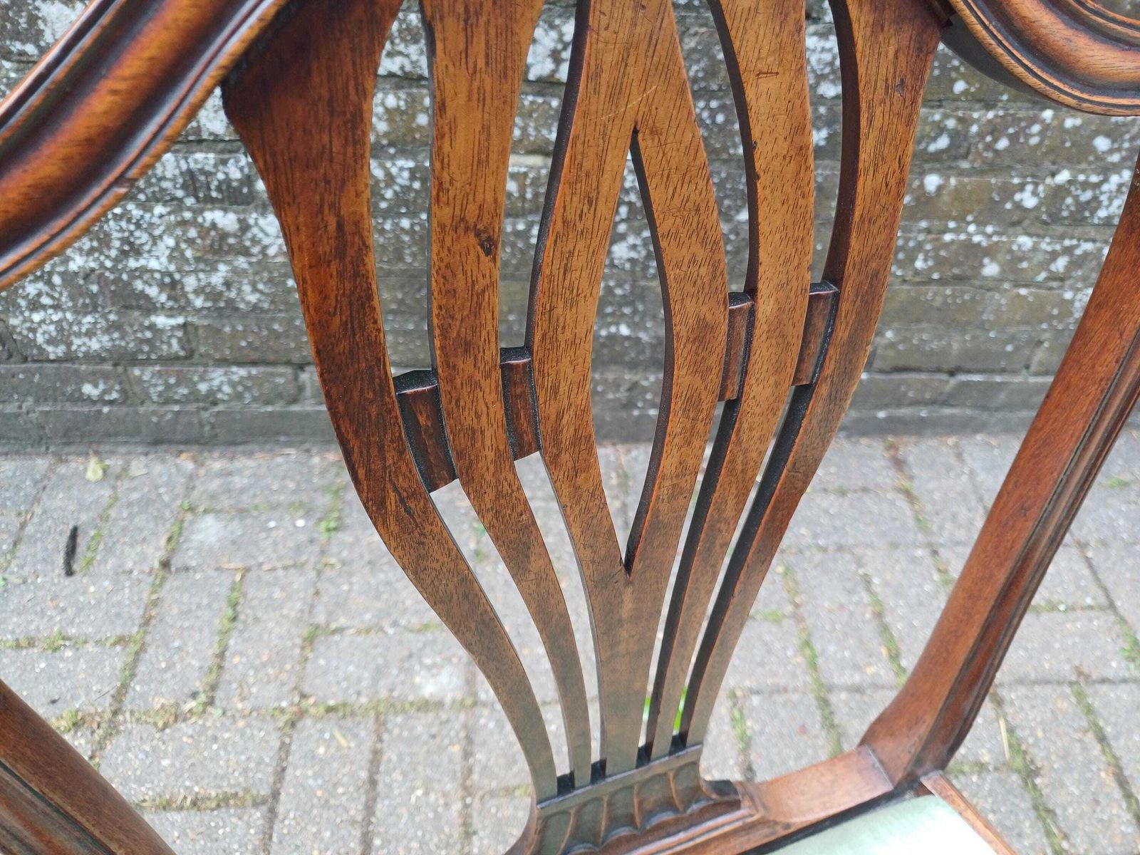 photo vinterior Set Of 6 Vintage Repro Mahogany Dining Chairs Carver Chair Chippendale Style Chairs Green Upholstery Vintage Dining Set
