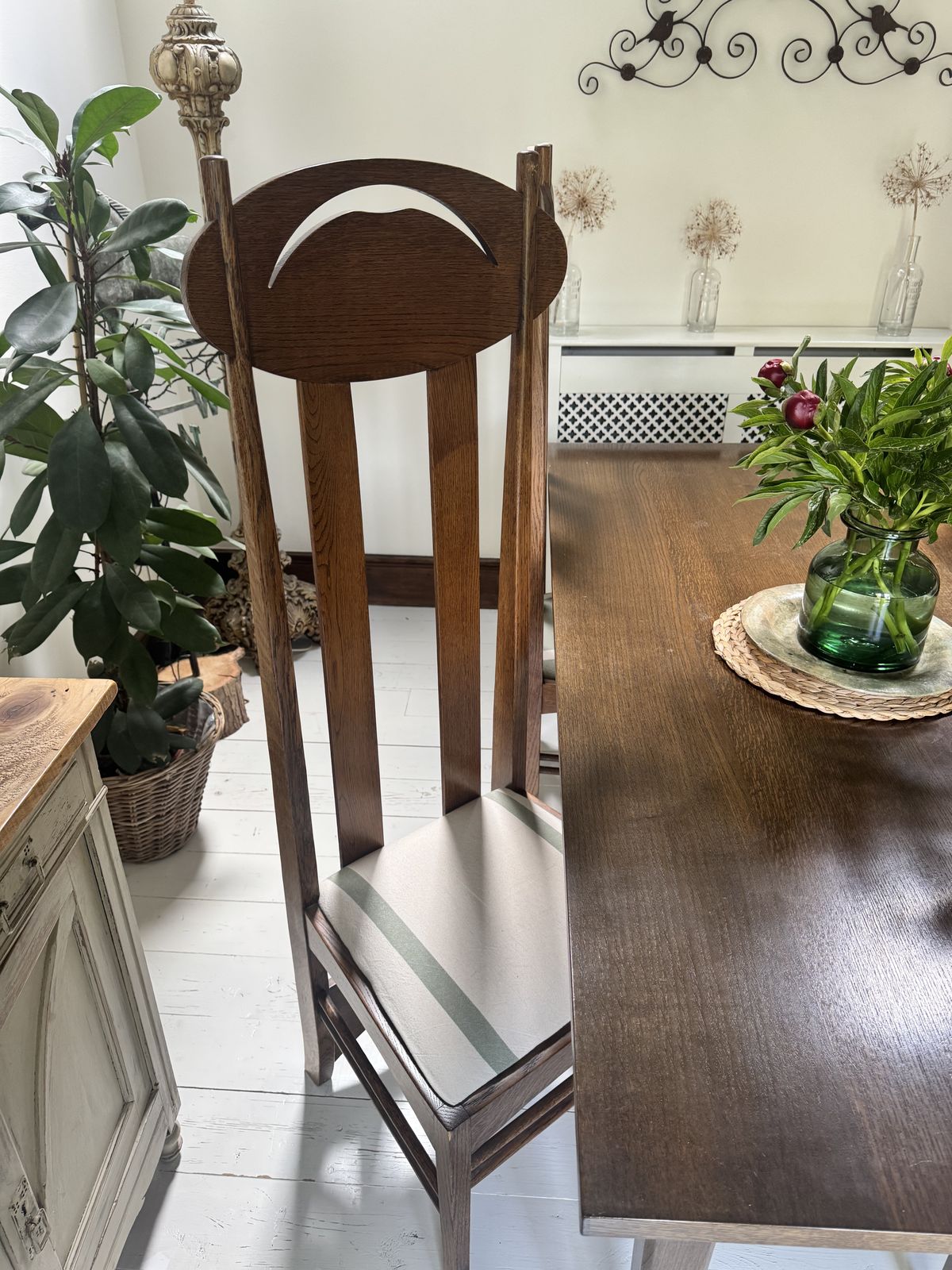 Set Of Four Oak Dining Chairs And 6ft X 3 Ft Oak Dining Table Produced Under Licence By Freud Limited London To A Design By Charles Rennie Mackintosh photo 5000.0