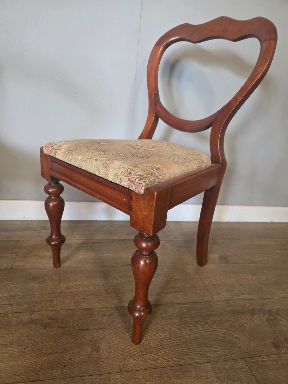 300.0 Antique Set Of 6 Victorian Mahogany Bloom Back Chairs 1880s photo
