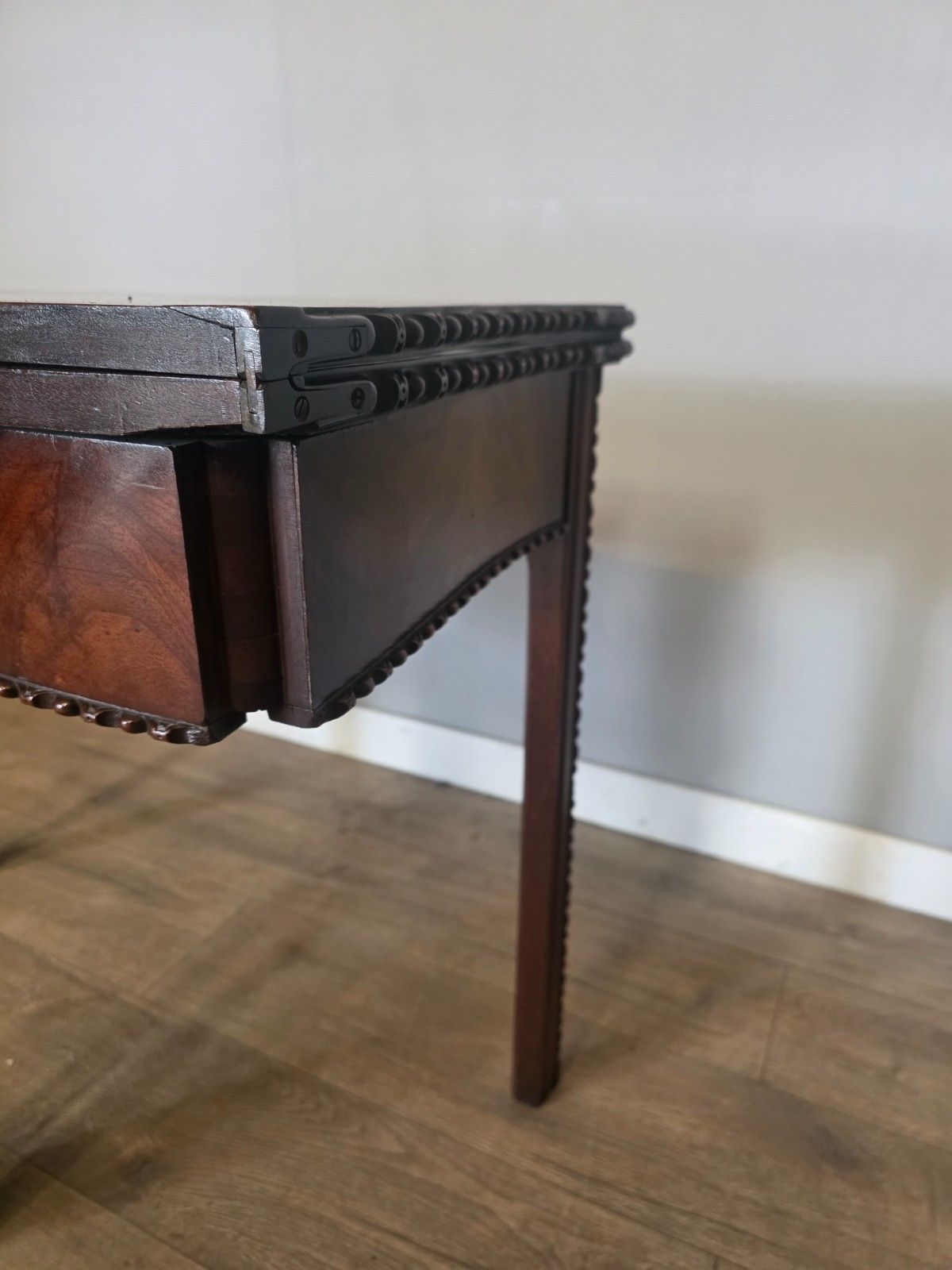 photo vintage Antique Mahogany Georgian Chippendale Style Tea Table 1780s