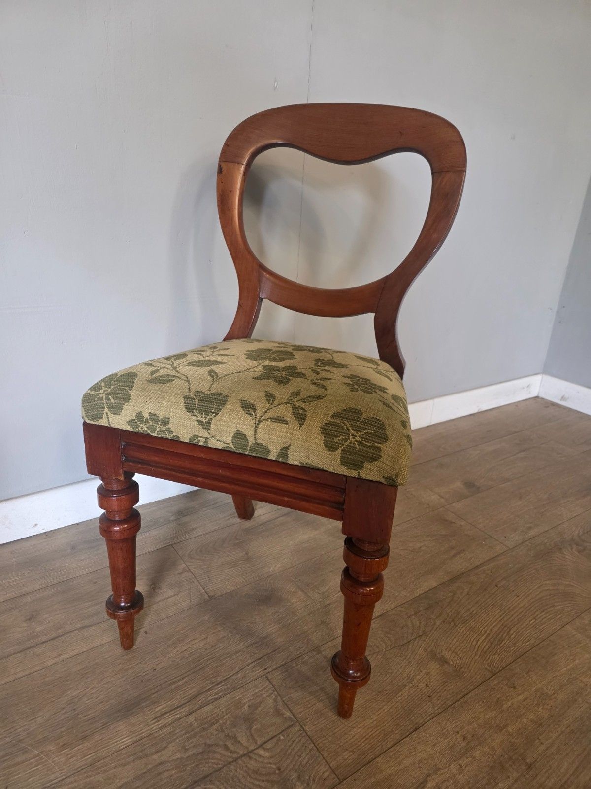 Antique Victorian Mahogany Bloom Back Pair Of Chairs photo vinterior
