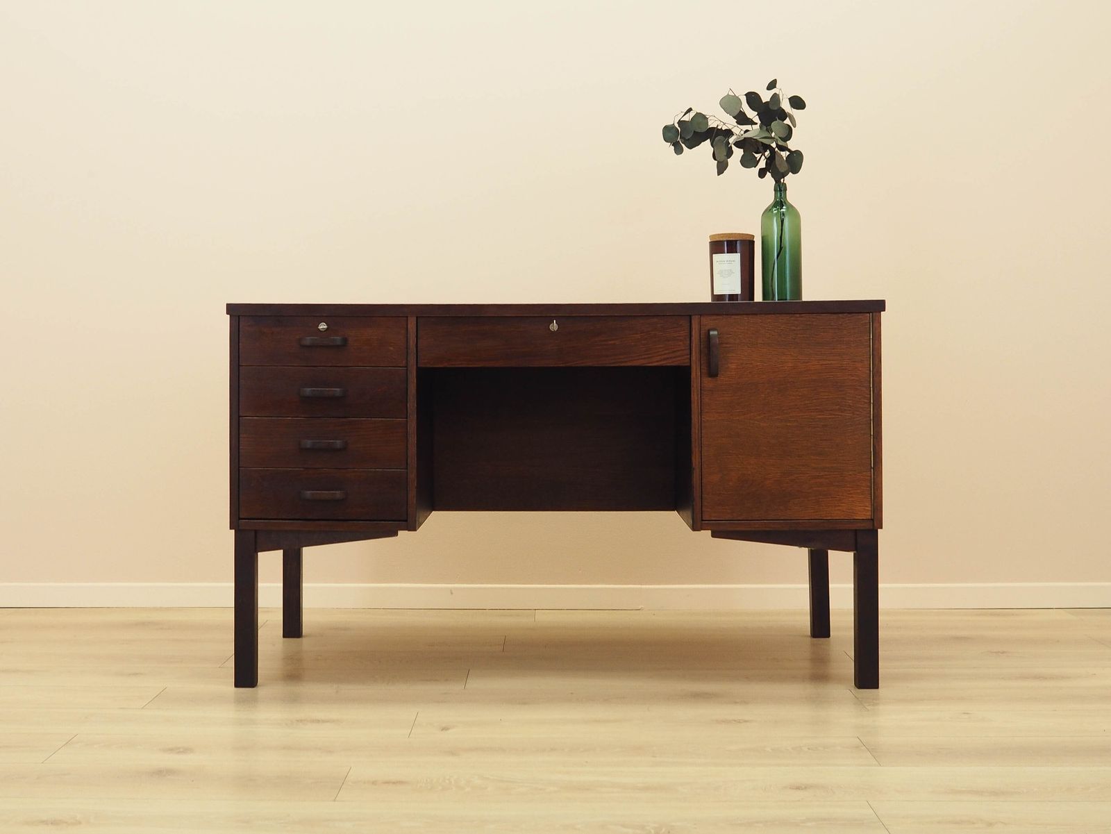 Bureau scandinave en chêne, années 1970, fabriqué au Danemark photo furniture