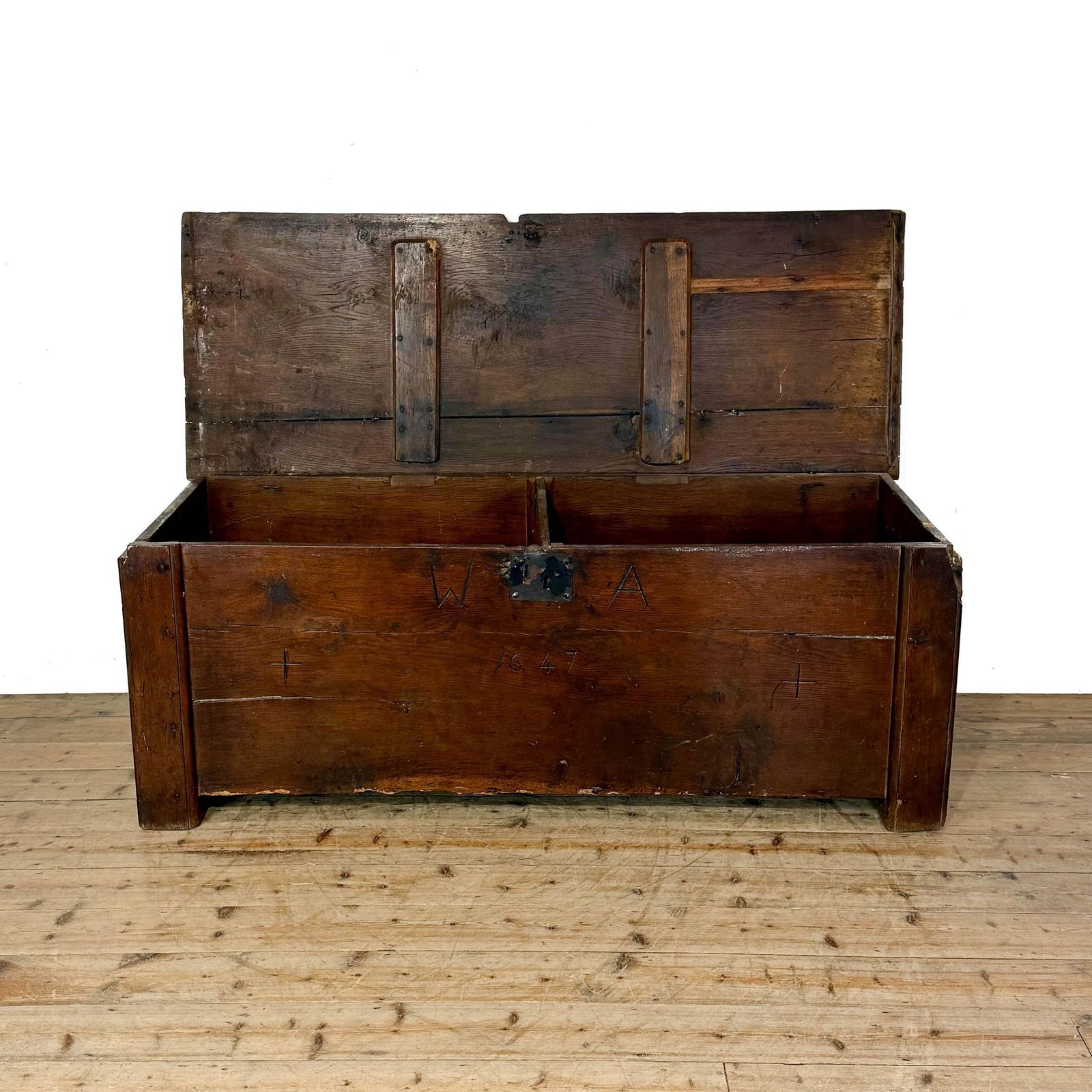 Antique Early Welsh Oak Large Coffer | Antique Coffer | Antique Furniture | Antiques | Antique Storage (M 6906) photo furniture