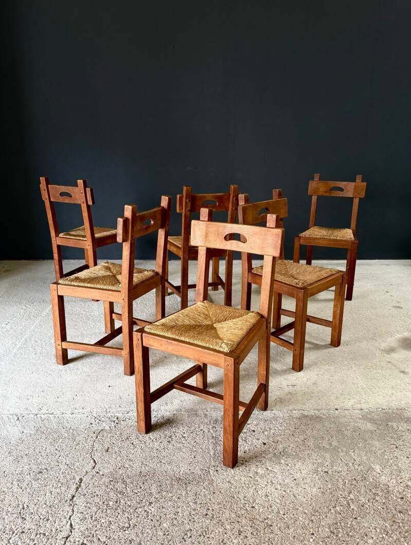 Brutalistisch Rustiek Design – Set Eiken Eetkamerstoelen Met Rieten Zitting, België, Ca. Jaren 1960
