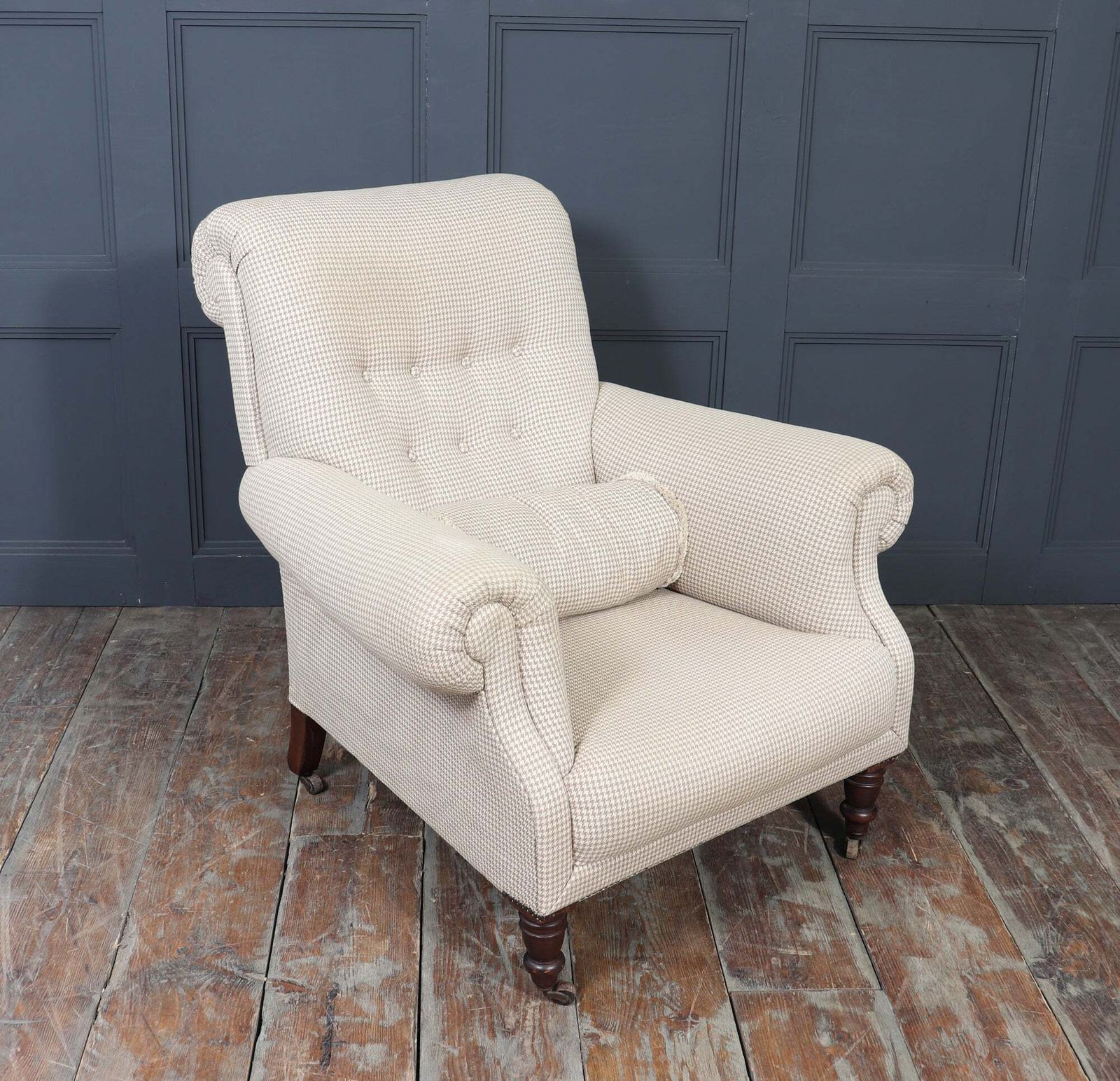 Late Victorian Button Back Armchair, English, Circa 1890–1900 photo vinterior