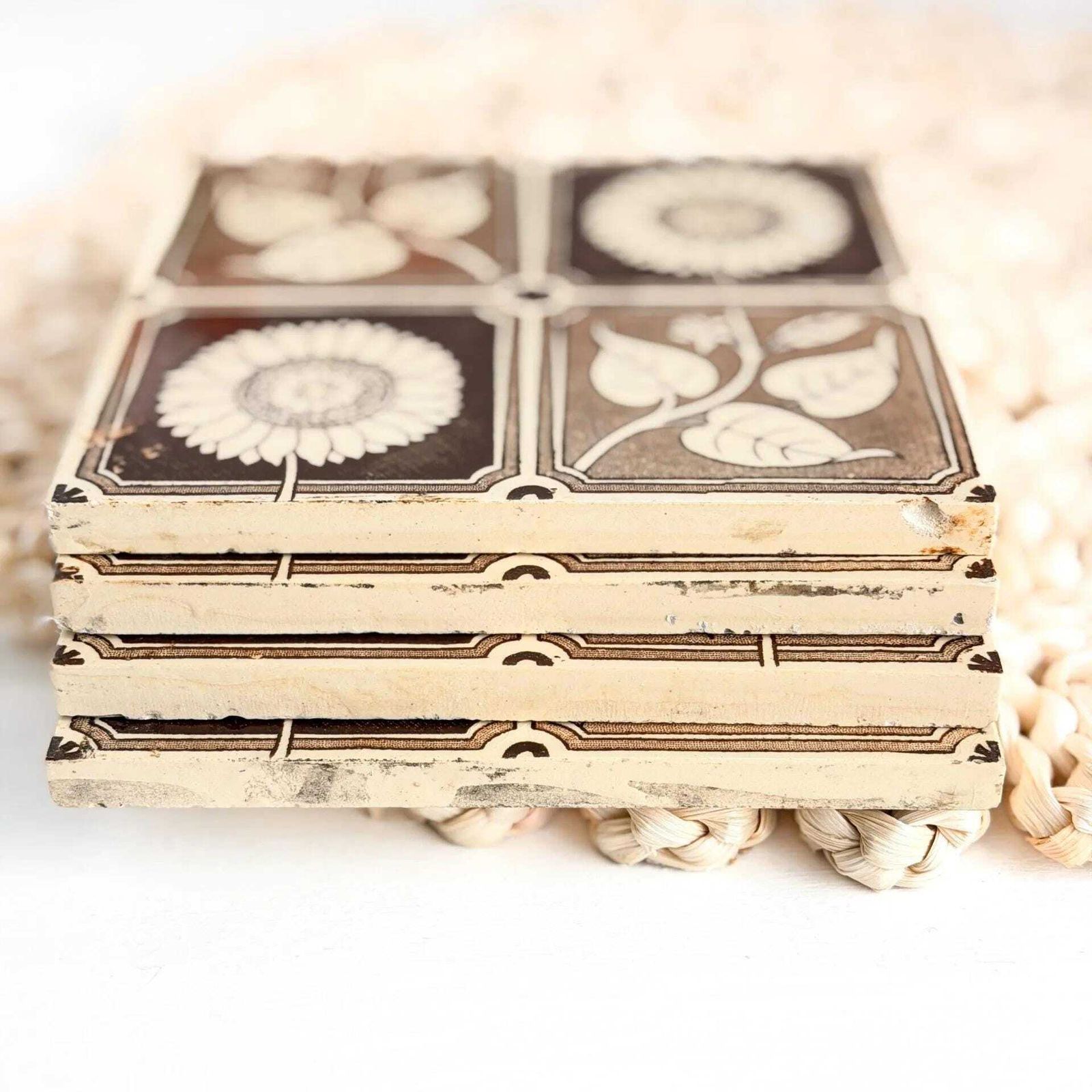 Aesthetic Movement antieke tegels, set van 4 zonnebloemen, jaren 1880 photo Bouwonderdelen