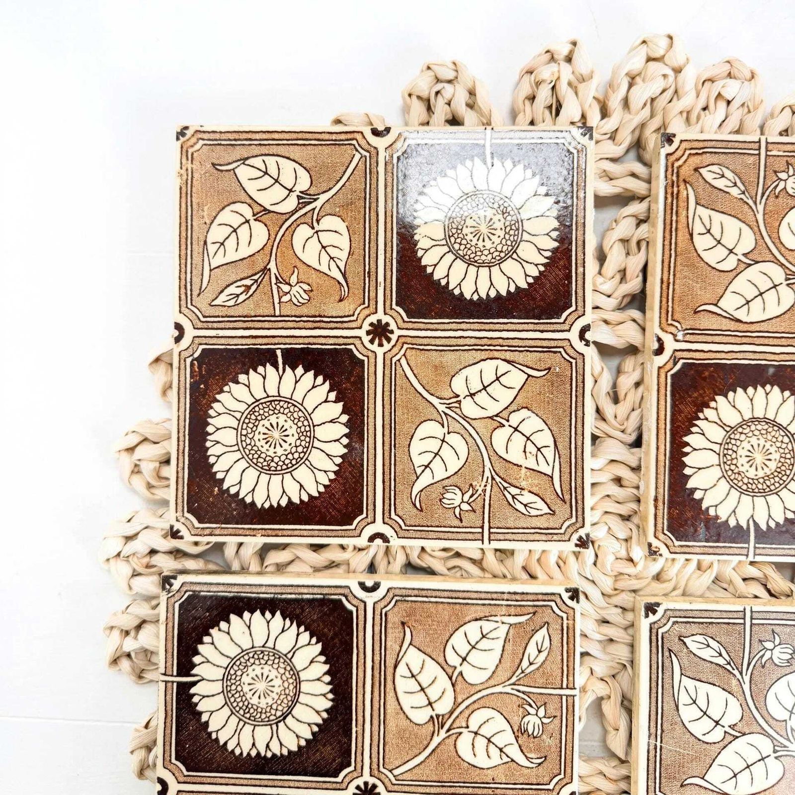 Aesthetic Movement antieke tegels, set van 4 zonnebloemen, jaren 1880 photo buy