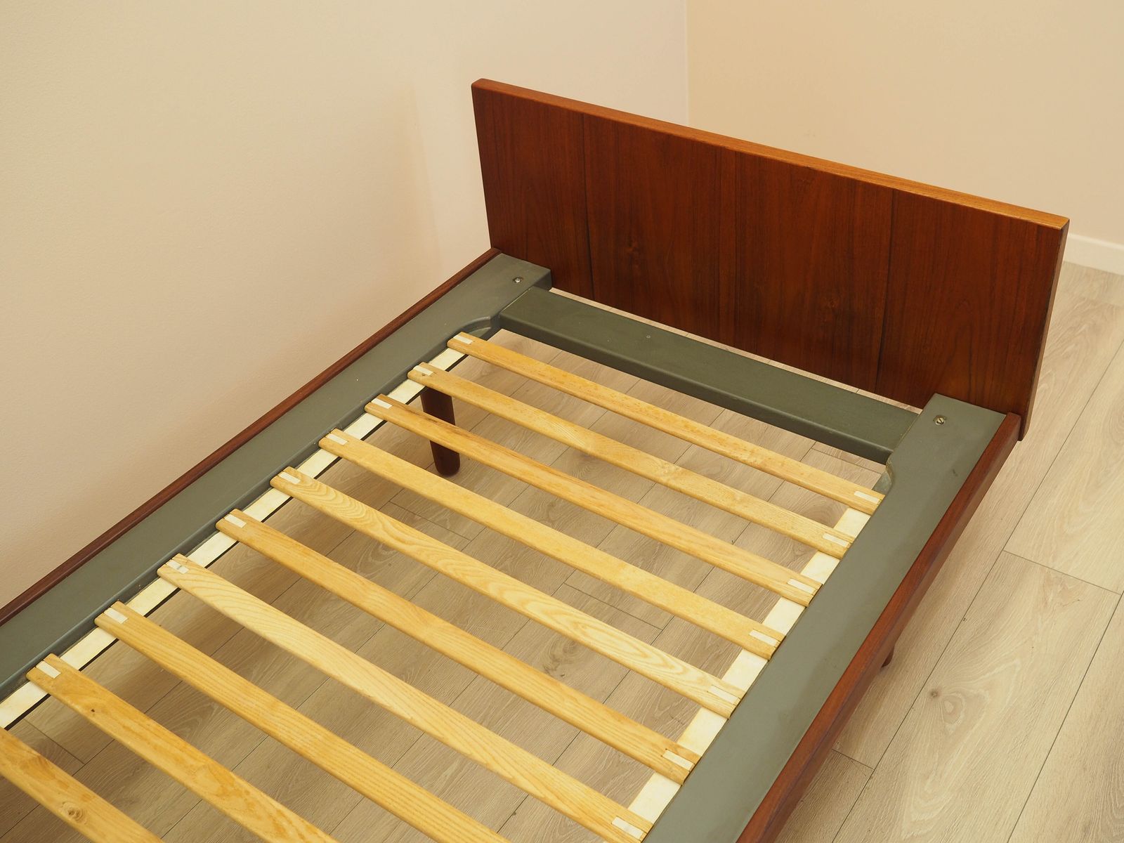 Teakhouten bed, Deens design, ca. jaren 1960 – Ontwerper: Hans J. Wegner, fabrikant: Getama photo 1639.0