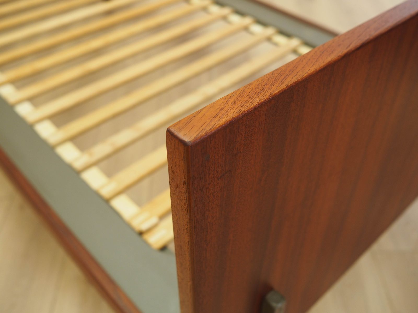 1639.0 Teakhouten bed, Deens design, ca. jaren 1960 – Ontwerper: Hans J. Wegner, fabrikant: Getama photo