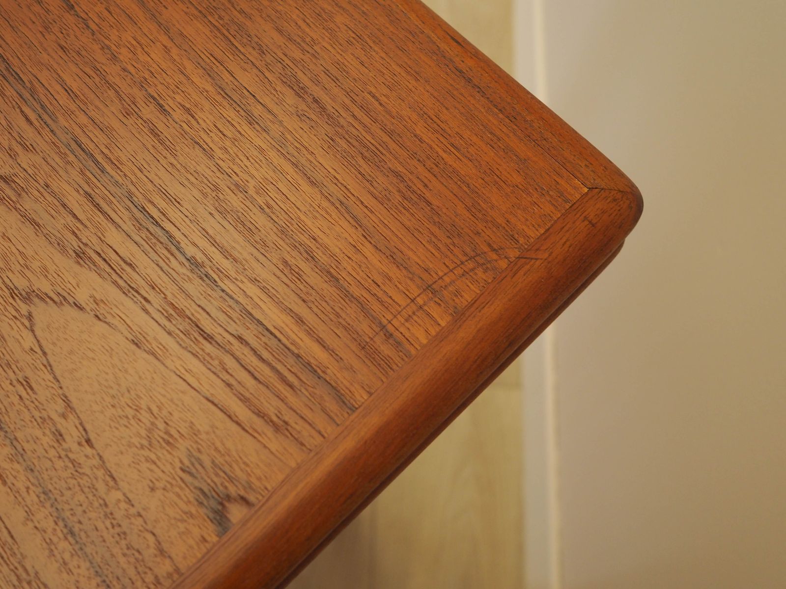 Teakhouten tafel – Deens design, ca. jaren 1970, gemaakt in Denemarken photo vintage