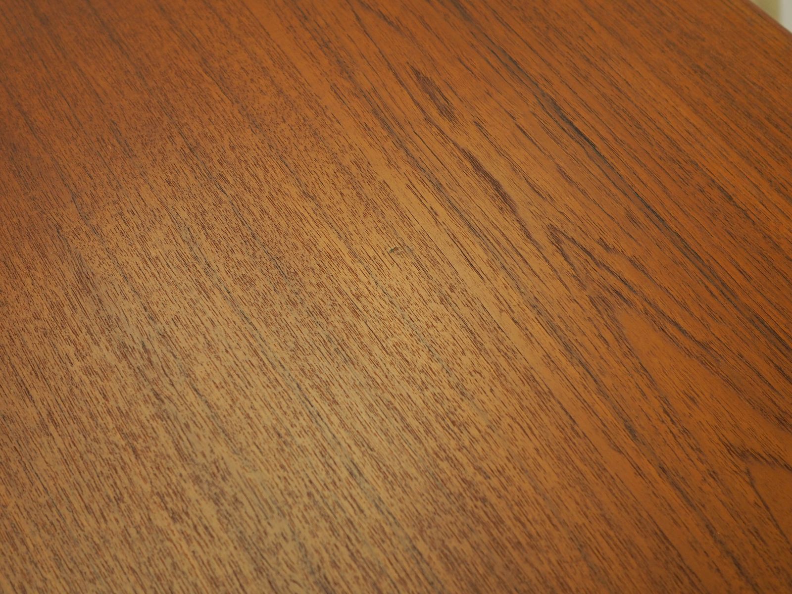 photo furniture Teakhouten tafel – Deens design, ca. jaren 1970, gemaakt in Denemarken