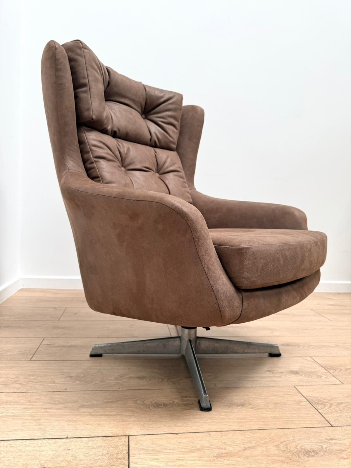 Vintage Mid Century Parker Knoll Statesment Style Swivel Armchair  Delivery Available 0017. photo buy