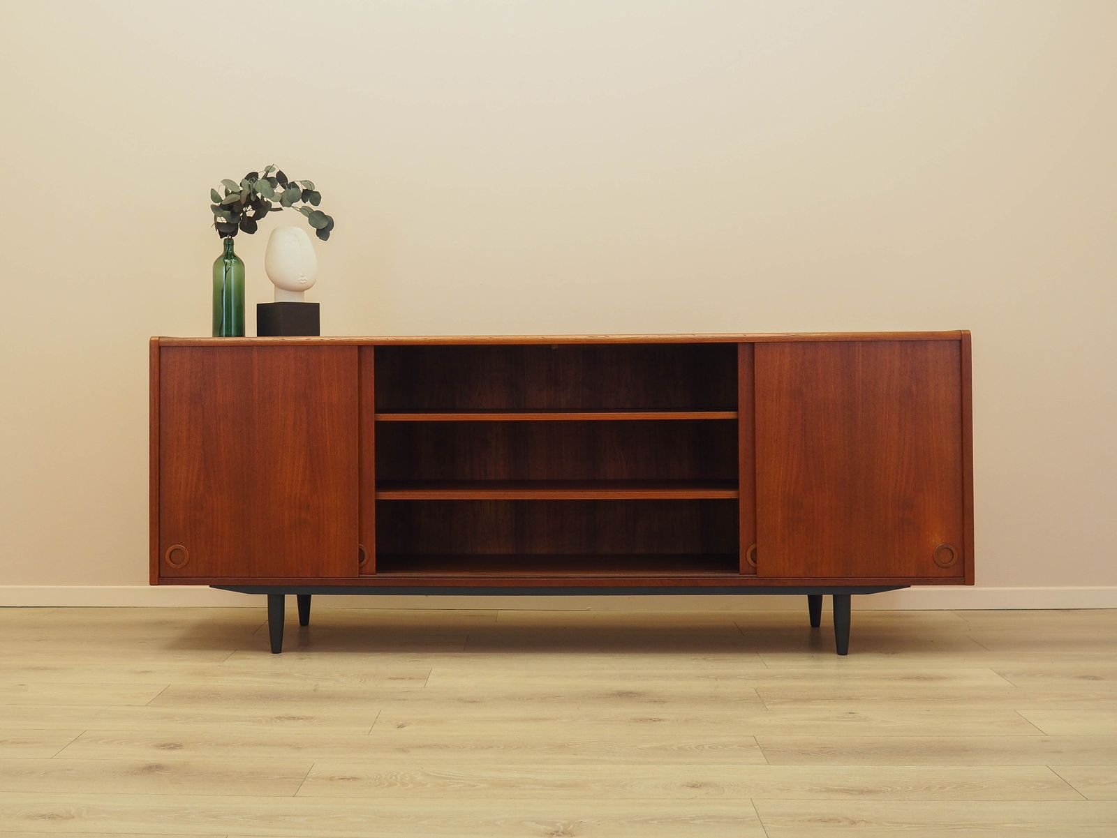 Teakhouten dressoir, Deens design, jaren 1970, gemaakt in Denemarken photo for sale
