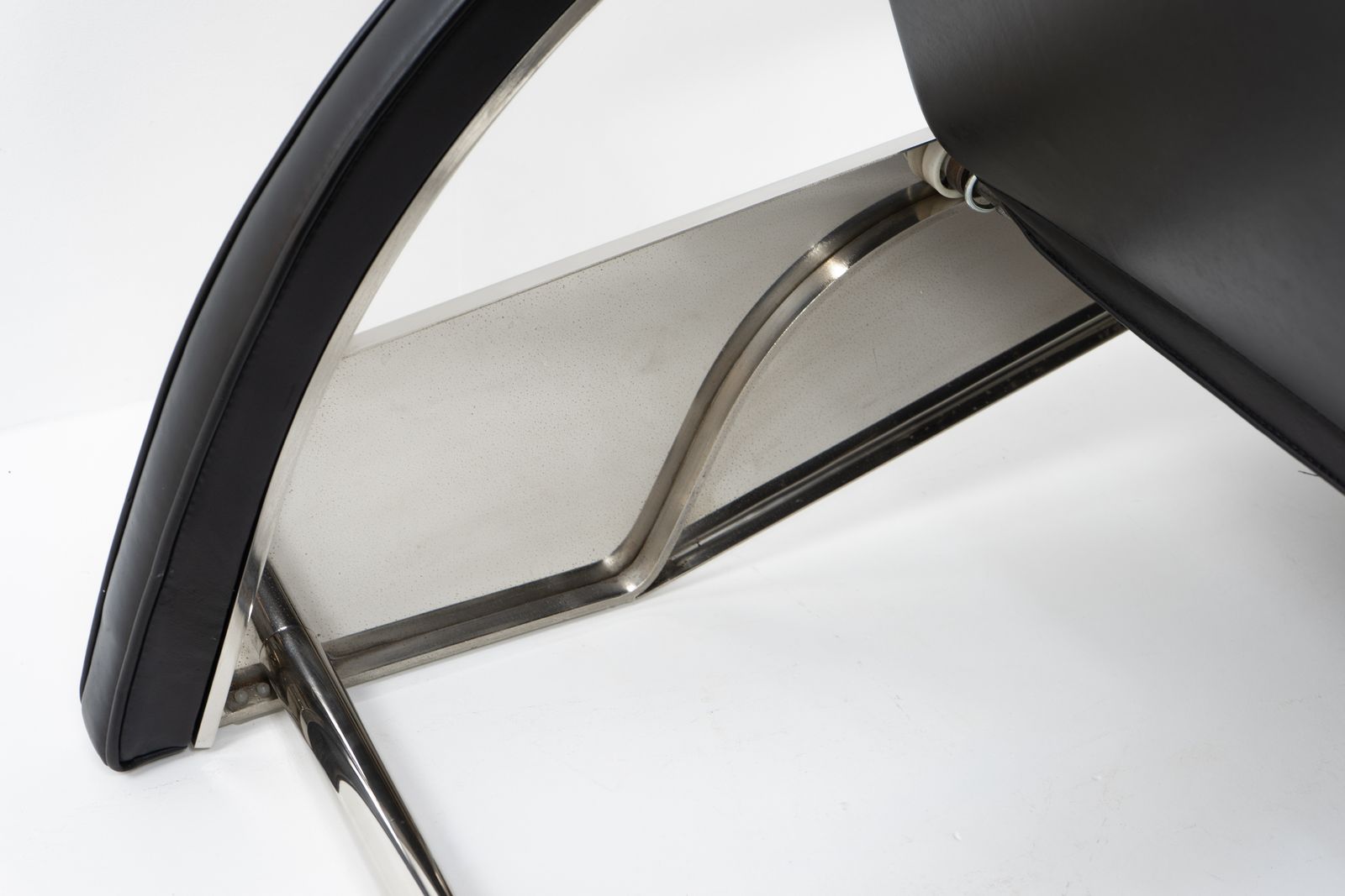 Furniture Jean Prouvé, Grand Repos D80 By Tecta, 1980s photo