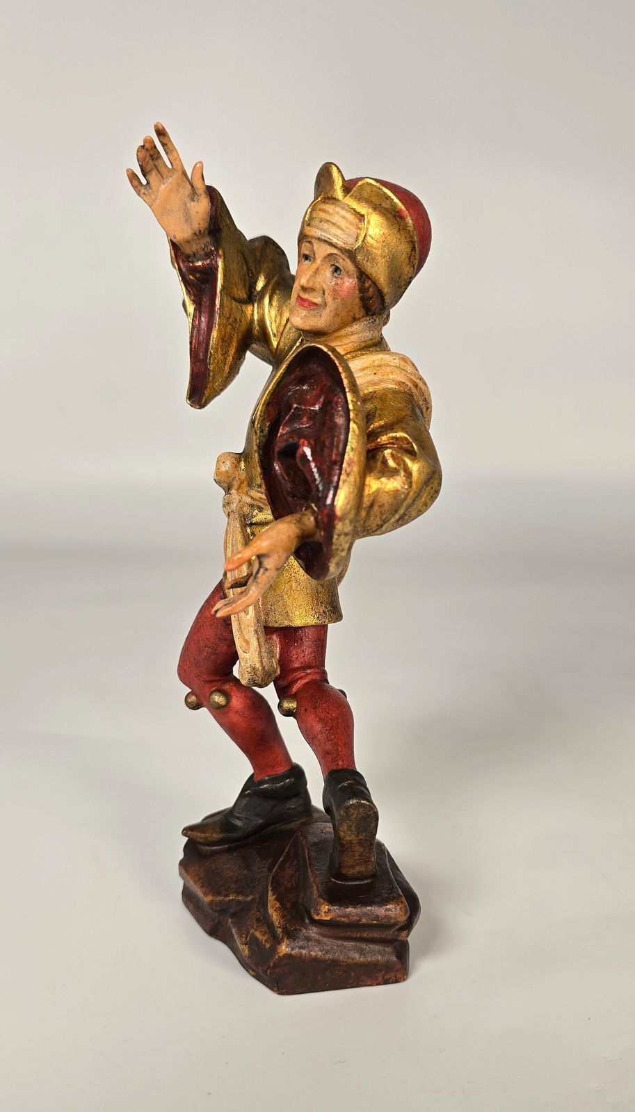 photo vinterior A Pair Of Swiss Or Black Forest Carved And Polychrome And Gilt Painted Jester Figures Circa 1930