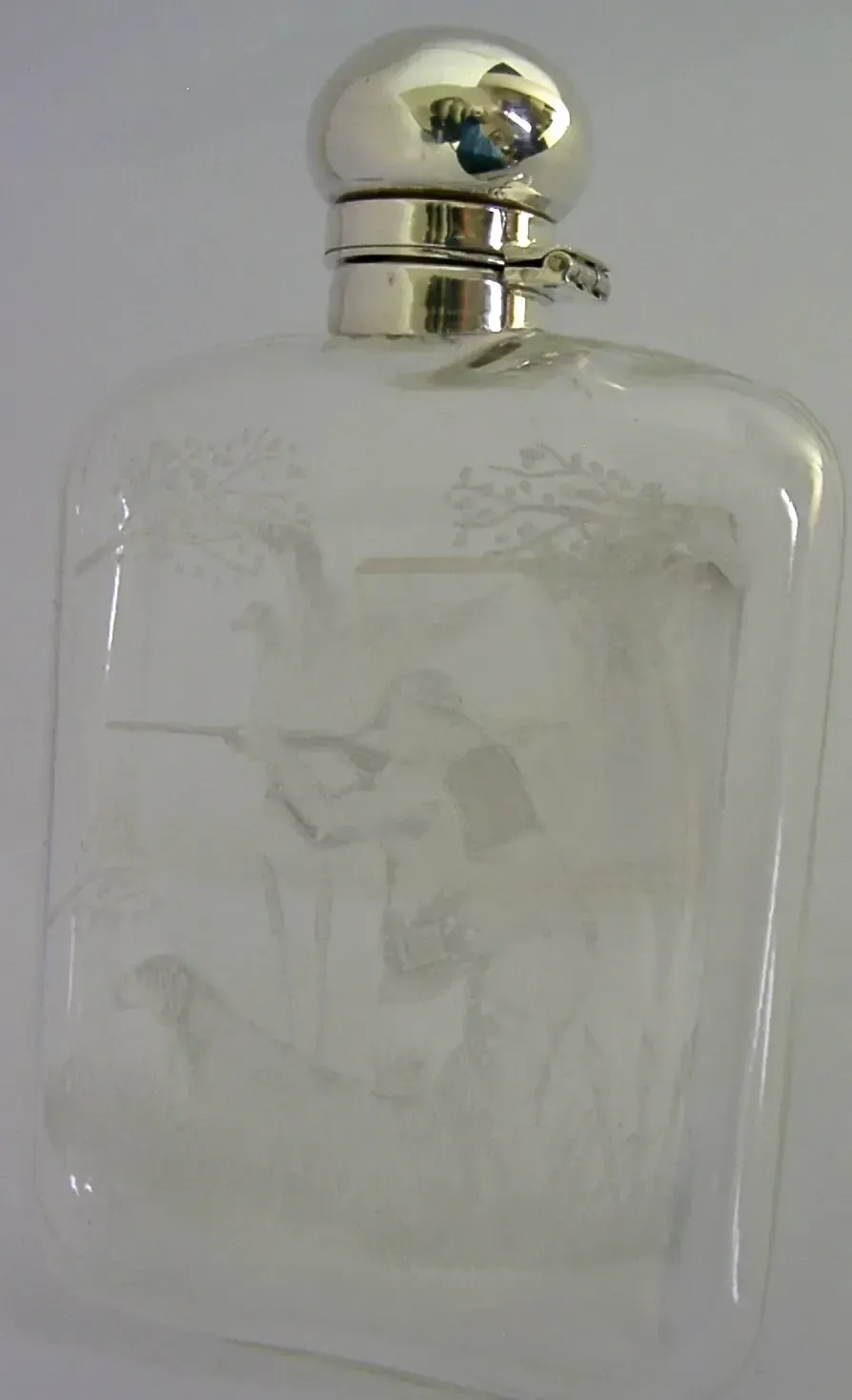 Engelse heupflacon van sterling zilver en gegraveerd glas, Birmingham 2016, jacht, 234g