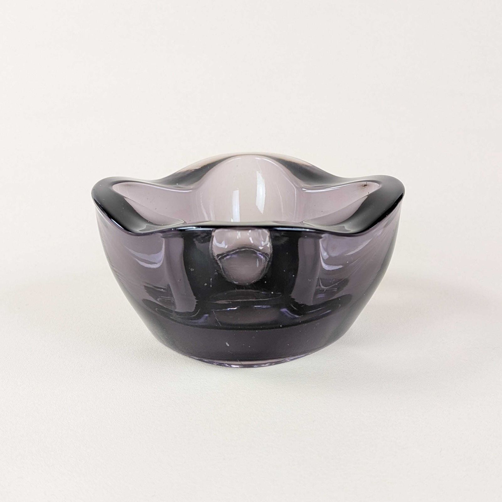photo furniture Sklo Union Amethyst Catchall Dish, Rudolf Jurnikl Heavy Glass Desk Tidy, Purple Trinket Bowl, Mid Century Modern 1960s Office Decor Ashtray