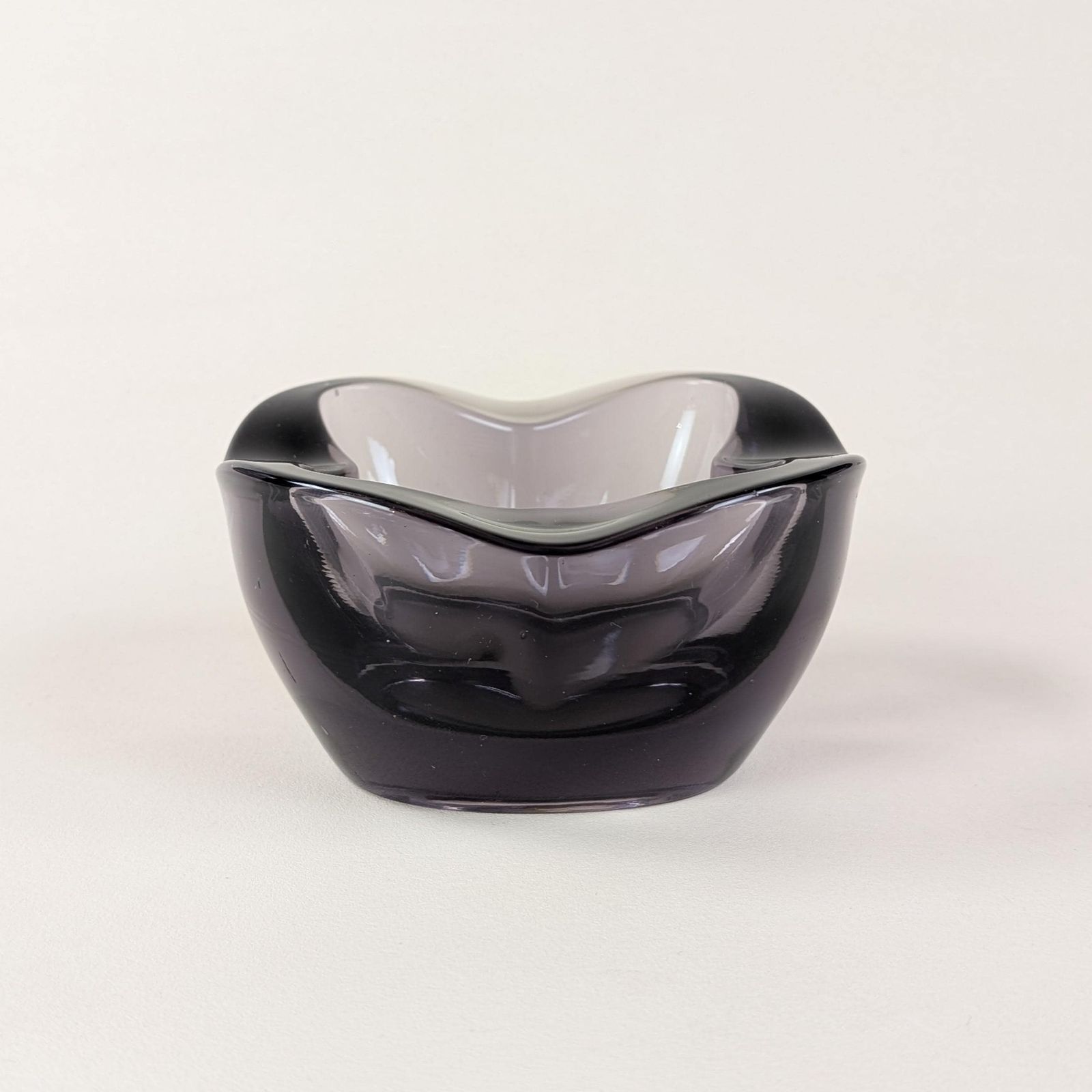 Home Decor Sklo Union Amethyst Catchall Dish, Rudolf Jurnikl Heavy Glass Desk Tidy, Purple Trinket Bowl, Mid Century Modern 1960s Office Decor Ashtray photo