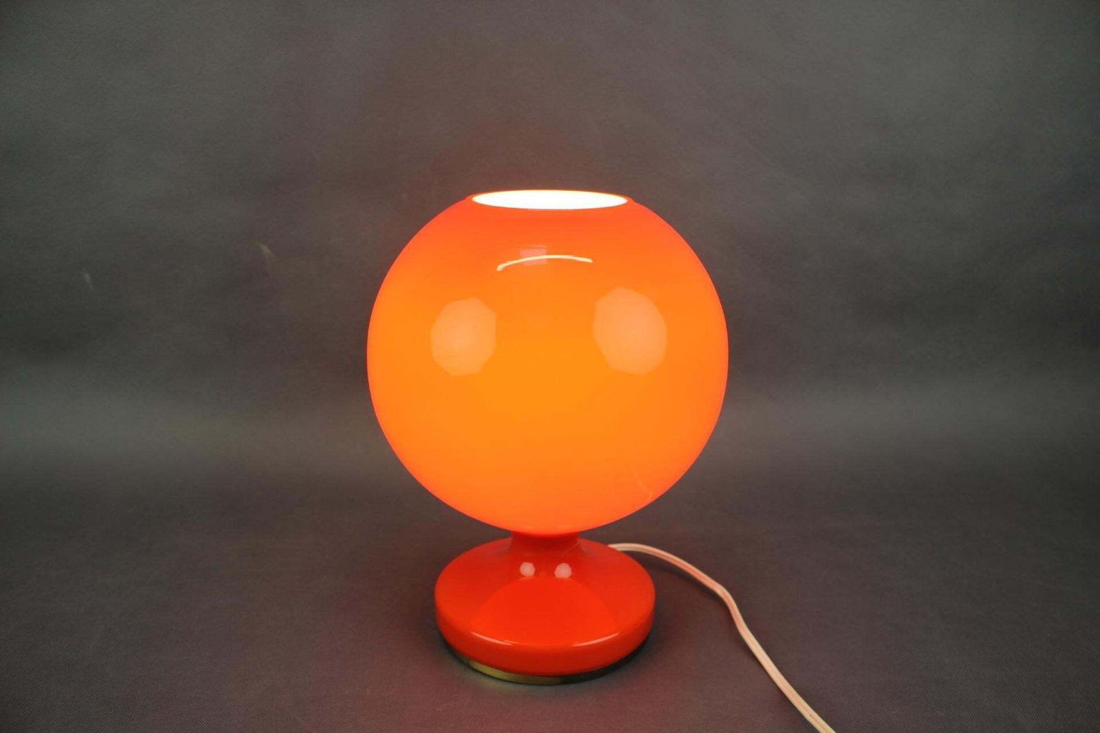 photo for sale Lampe de table en verre opaline orange, Tchécoslovaquie, années 1970