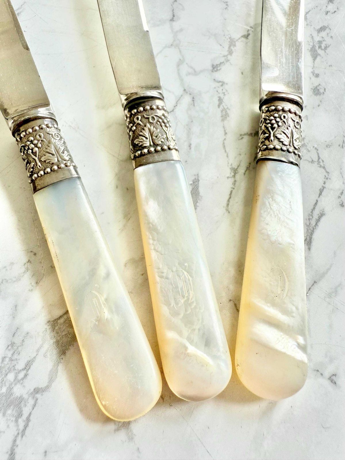 Edwardian Antique Sterling Silver And Monogrammed Mother Of Pearl Butter Cheese Afternoon Tea Knives Set Original Leather Case Precious photo 230.0