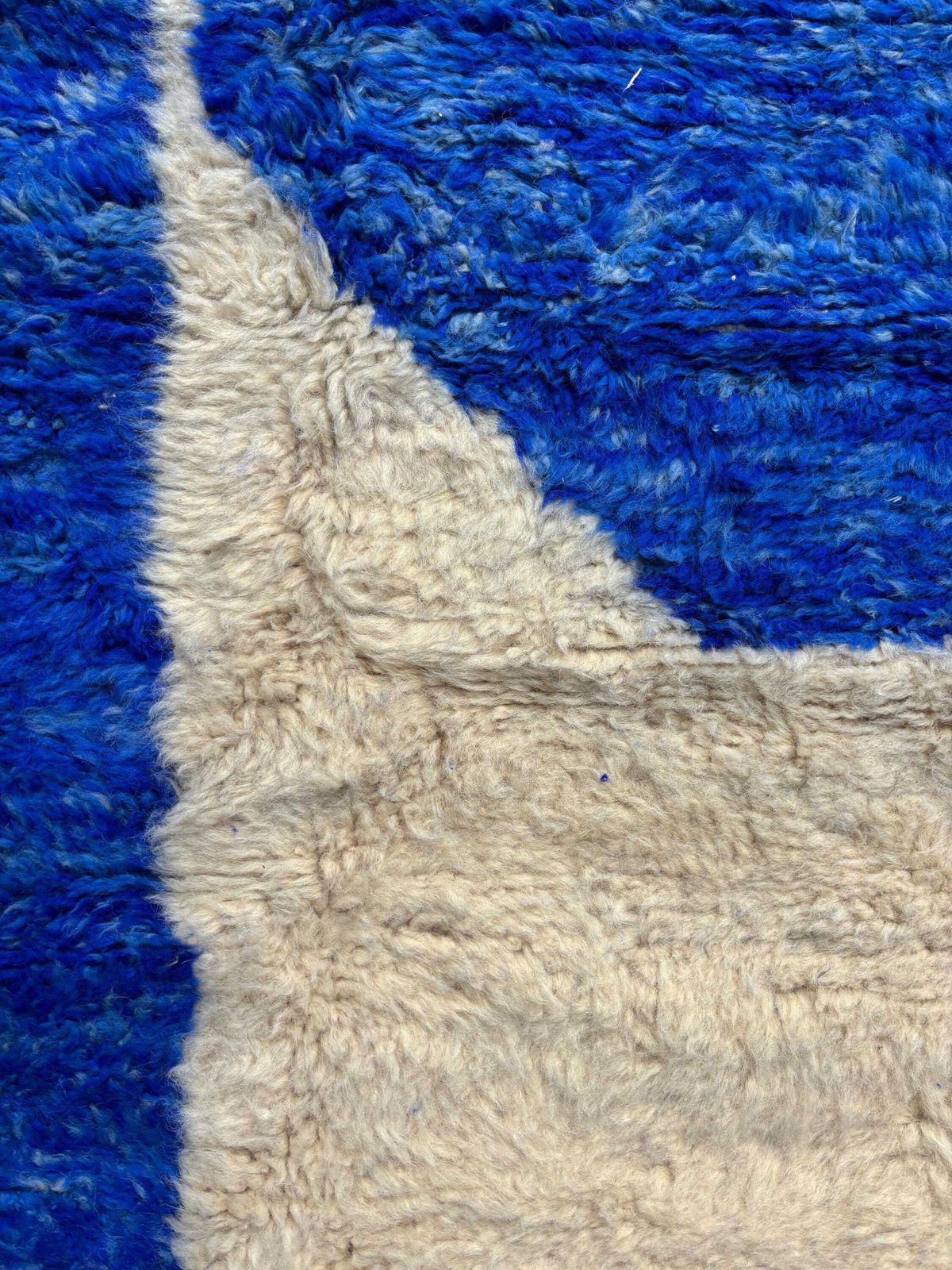 Tapis marocain Mrirt en laine fait main 190x290 cm - Tapis berbère moderne - Tapis bleu - Décoration contemporaine photo buy