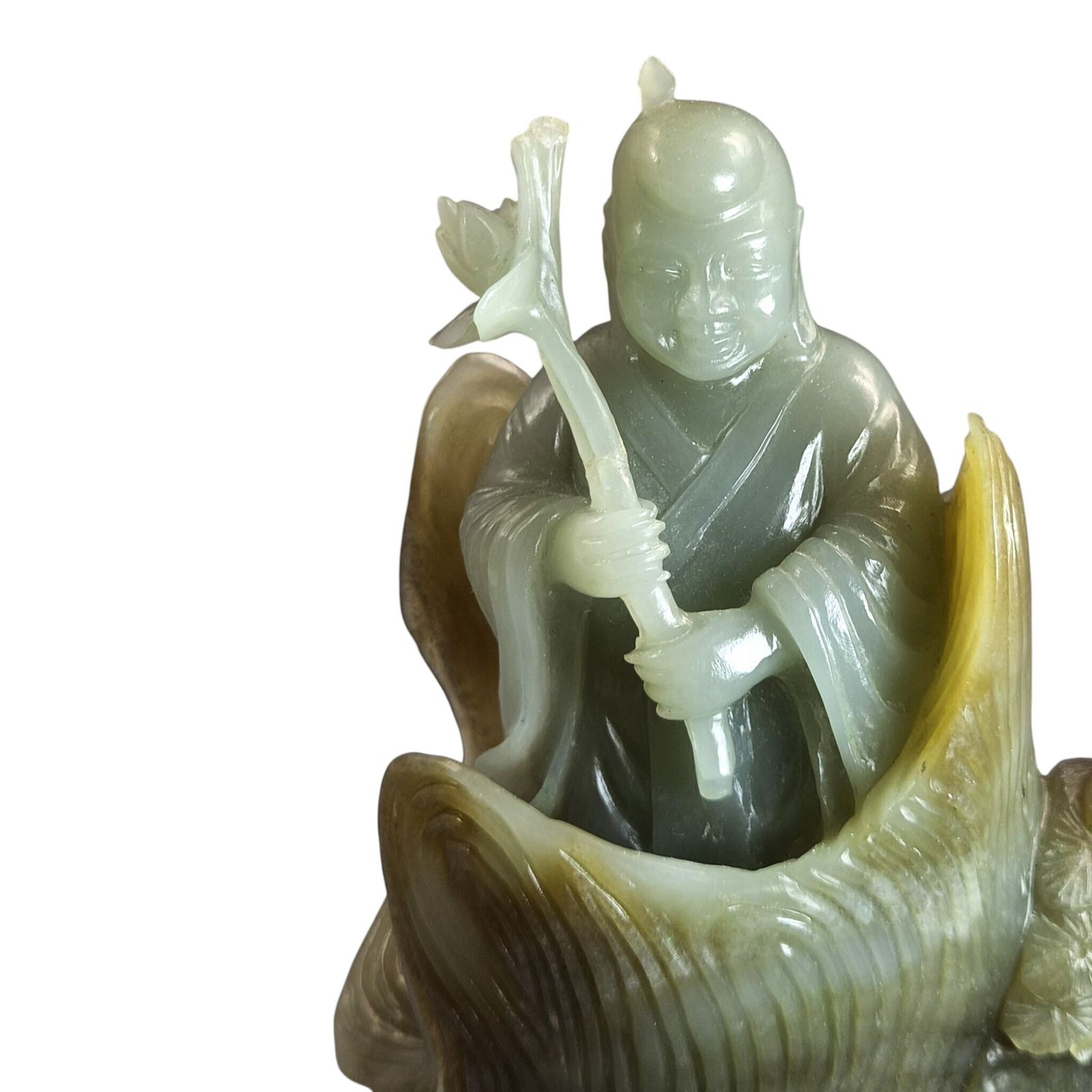 Groot Chinees gesneden jadeïet lotusbeeldje op bijpassende houten standaard photo vintage