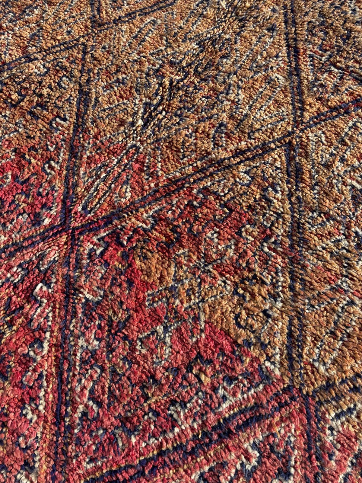 Vintage Moroccan Beni M’guild Rug 190x350 Cm – Authentic Handwoven Wool Berber Rug From The Atlas Mountains photo vinterior