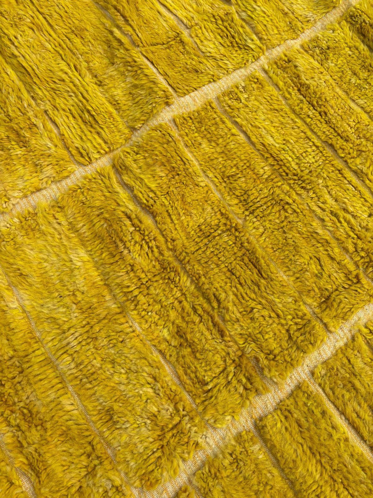 photo furniture Mustard Yellow Moroccan M'rirt Rug 190x300 Cm Handmade Wool Berber Rug Luxury Minimalist Area Rug Thick Plush Carpet Custom Moroccan Rug