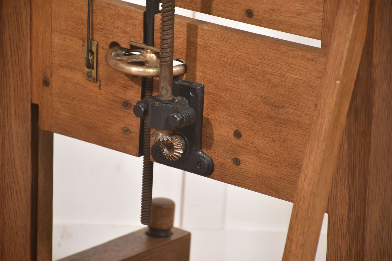 Winsor & Newton Oak Studio Easel photo Home Decor