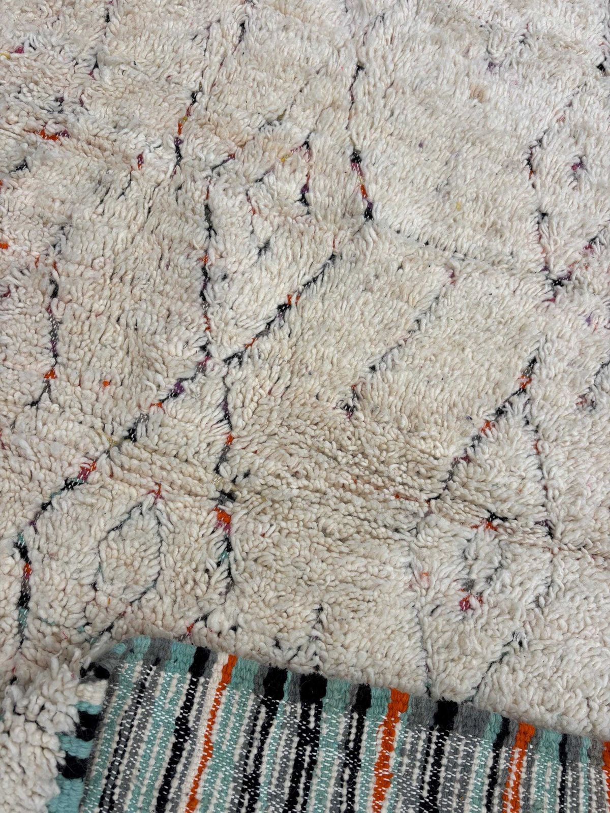 White Berber Moroccan Mrirt Wool Rug 160x290 Cm– Handwoven Neutral Berber Carpet, Geometric Texture Design, Modern Minimalist Decor photo for sale