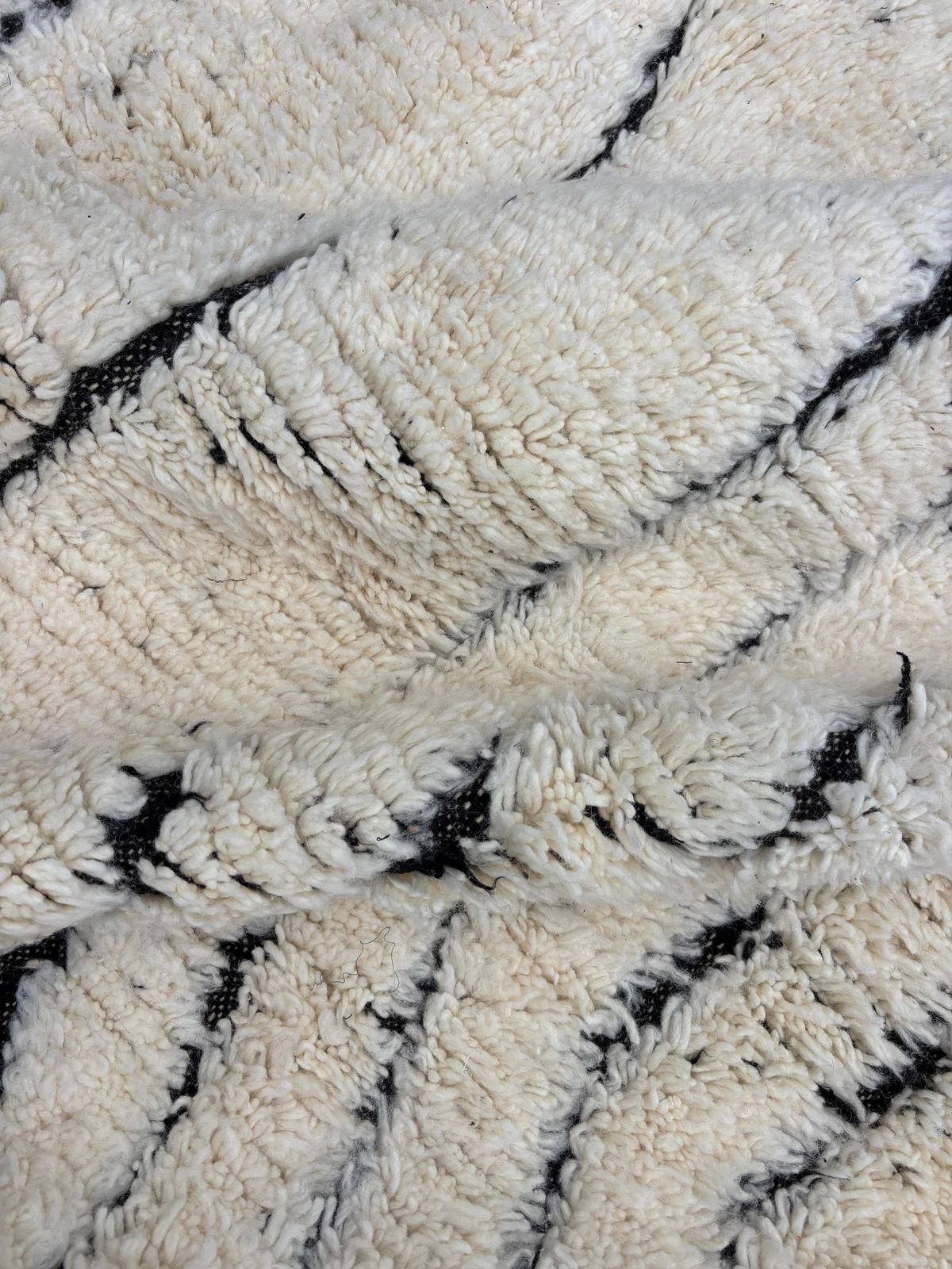 photo for sale Berber Modern Marokkaans Mrirt Wollen Vloerkleed 190x300 Cm – Handgeweven Neutraal Berber Tapijt, Beni Ourain Tapijt, Modern Minimalistisch Interieur