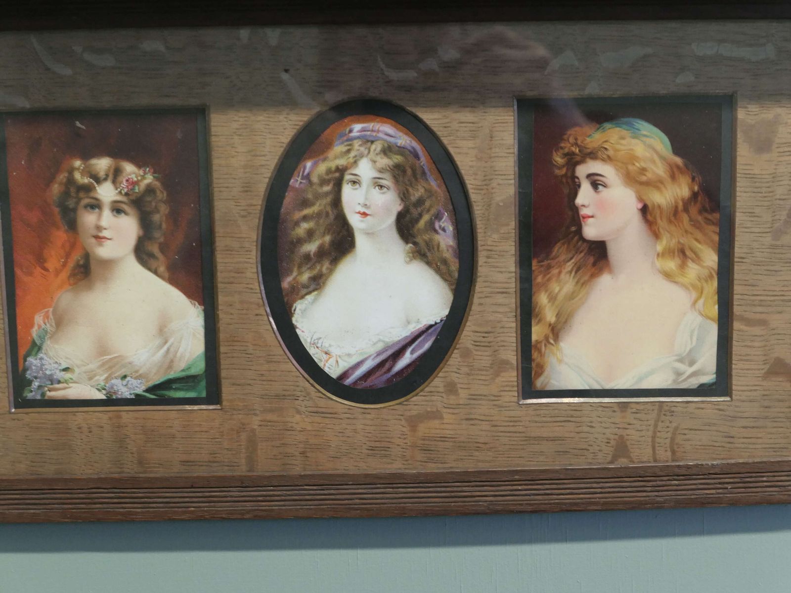 6 Pre Raphaelite Portraits Mounted In An Oak Shelf 6 Charming 19th Century Ladies photo Furniture