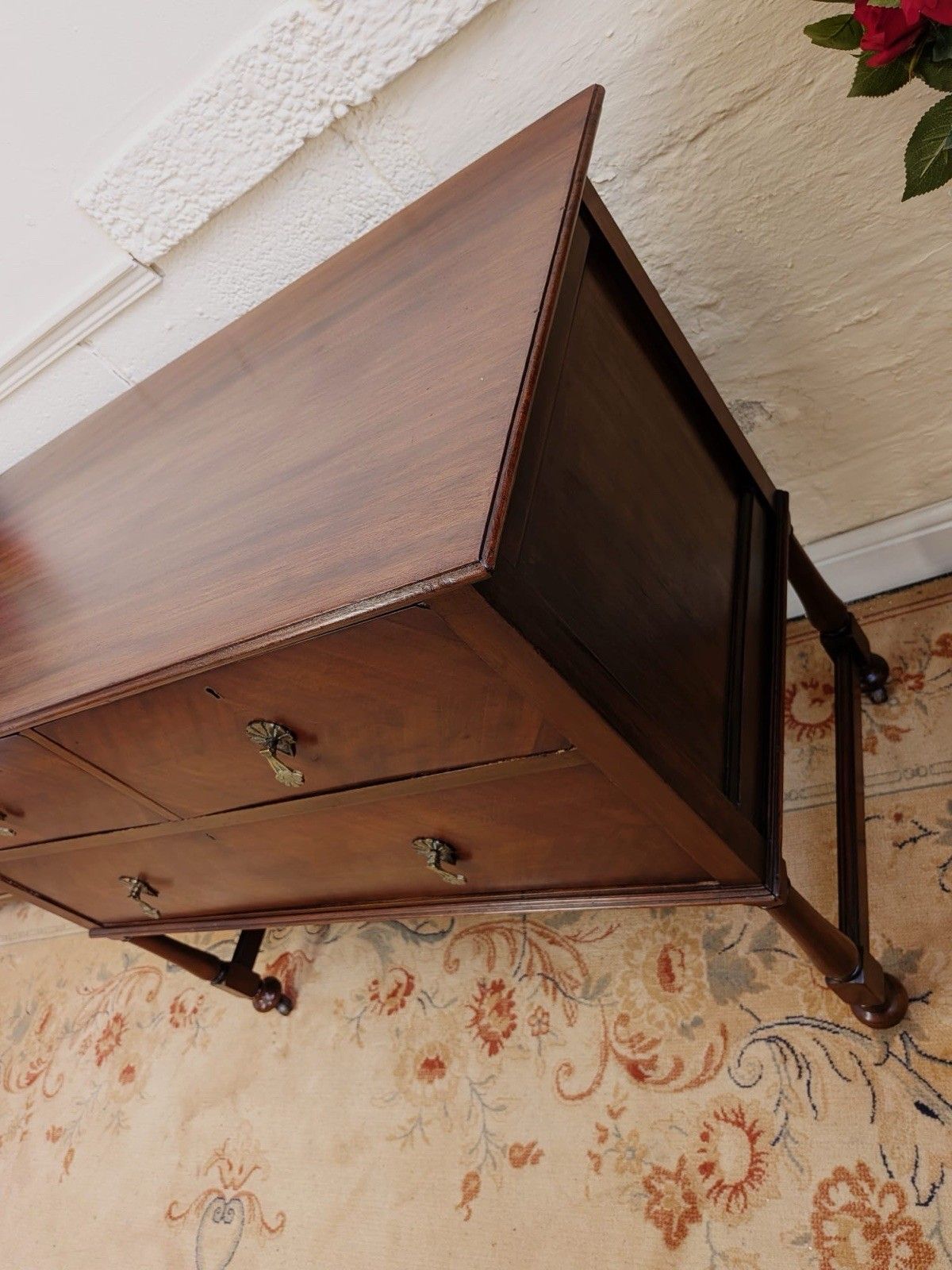 photo furniture Early 20th Century Mahogany Chest Of Drawers