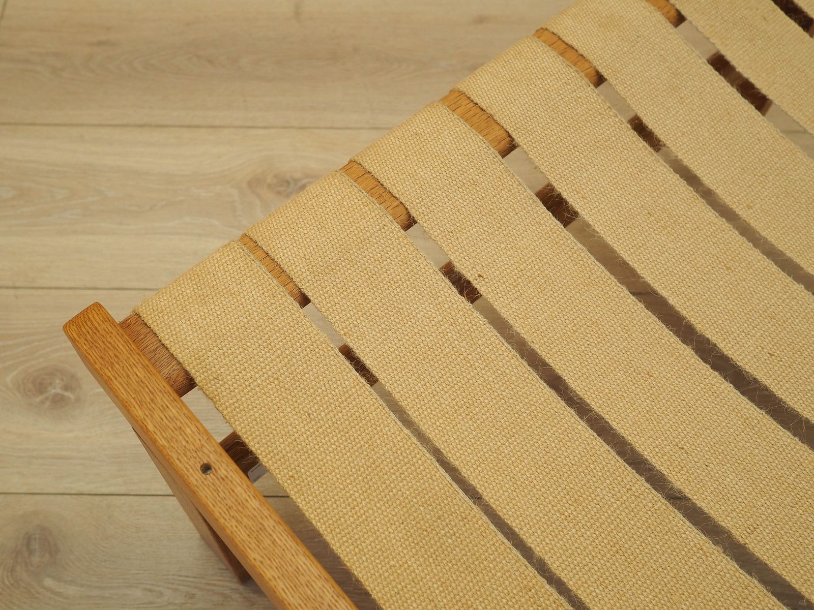 photo furniture Eiken voetenbank, Deens design, ca. jaren 1960, gemaakt in Denemarken