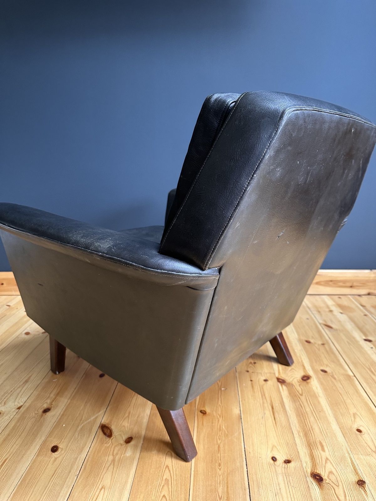 Mid Century Danish Lounge Armchair In Black Leather photo Furniture