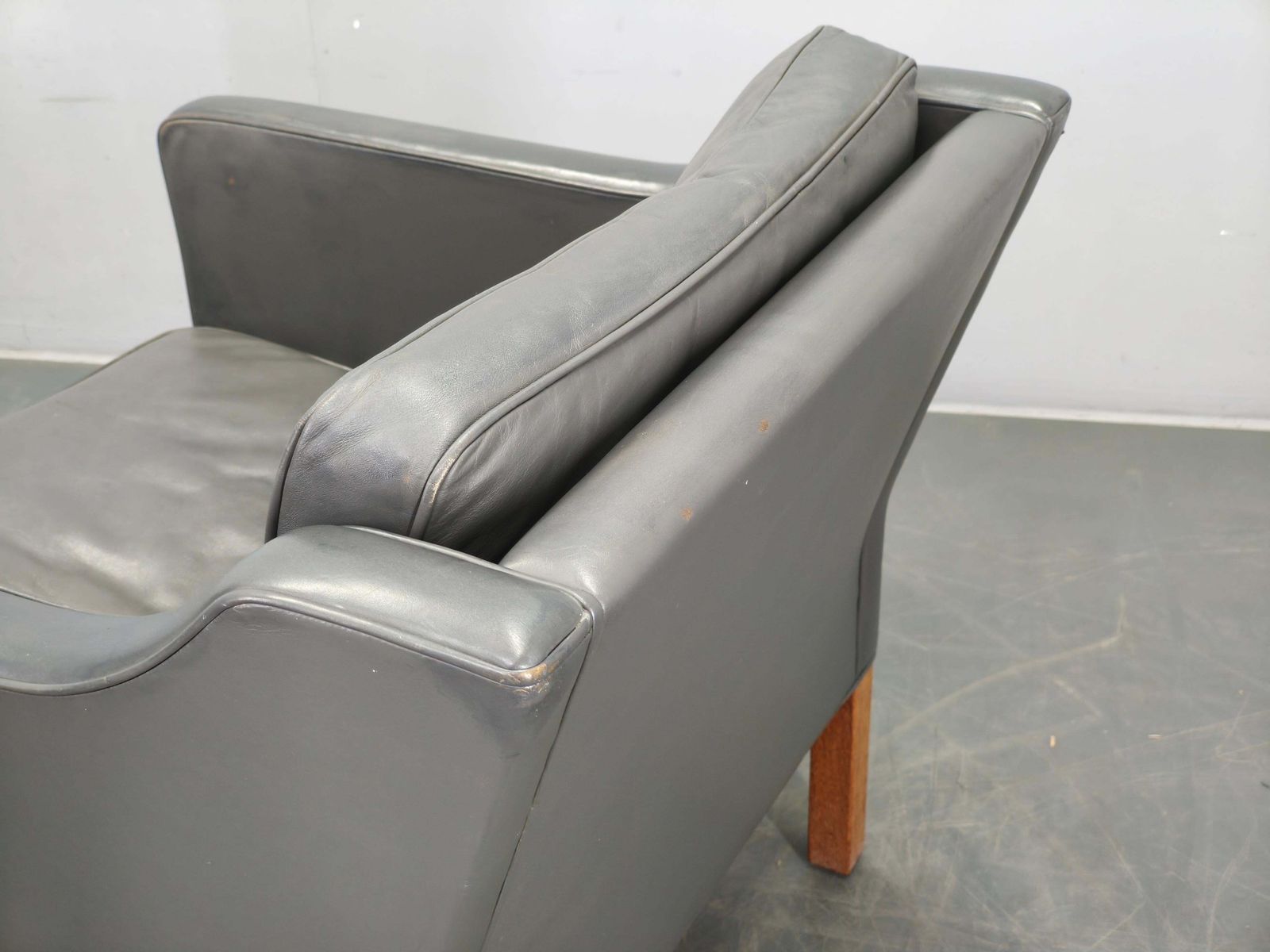 Pair Of Leather Lounge Chairs By Børge Mogensen For Fredericia 1970s photo 4865.0