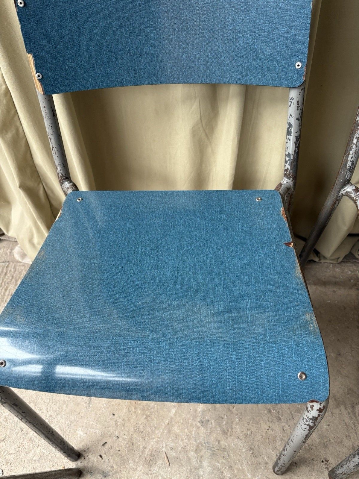 photo furniture Vtg Mid Century Industrial Metal Set Of 4 Stacking Dining Chairs Retro R1194