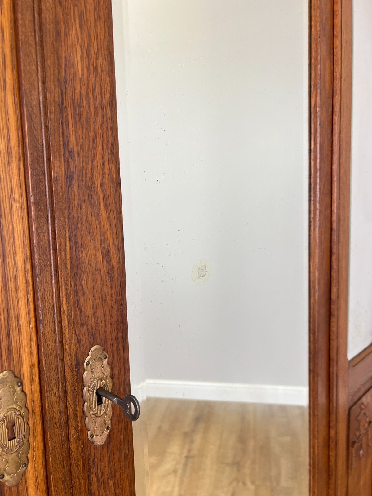 photo vinterior Wardrobe Antique French Oak Two Door Mirrored Carved Armoire Cabinet Lot 6097