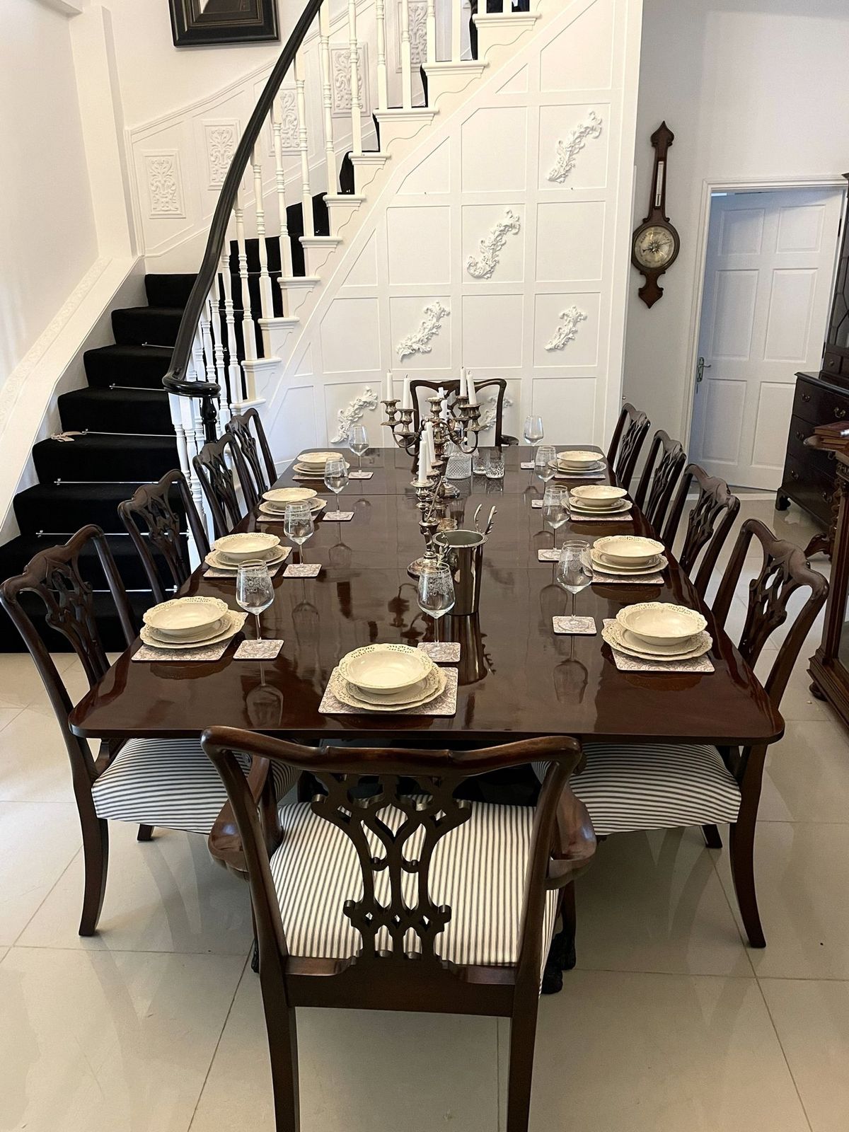 photo vinterior Large Antique 19th Centuryoutstanding Quality Figured Mahogany 3 Pilar Dining Table