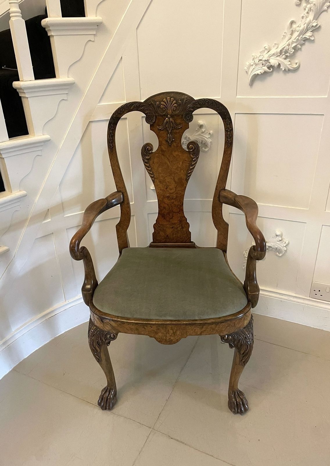 Superb Quality Antique 19th Century Burr And Carved Walnut Desk Chair